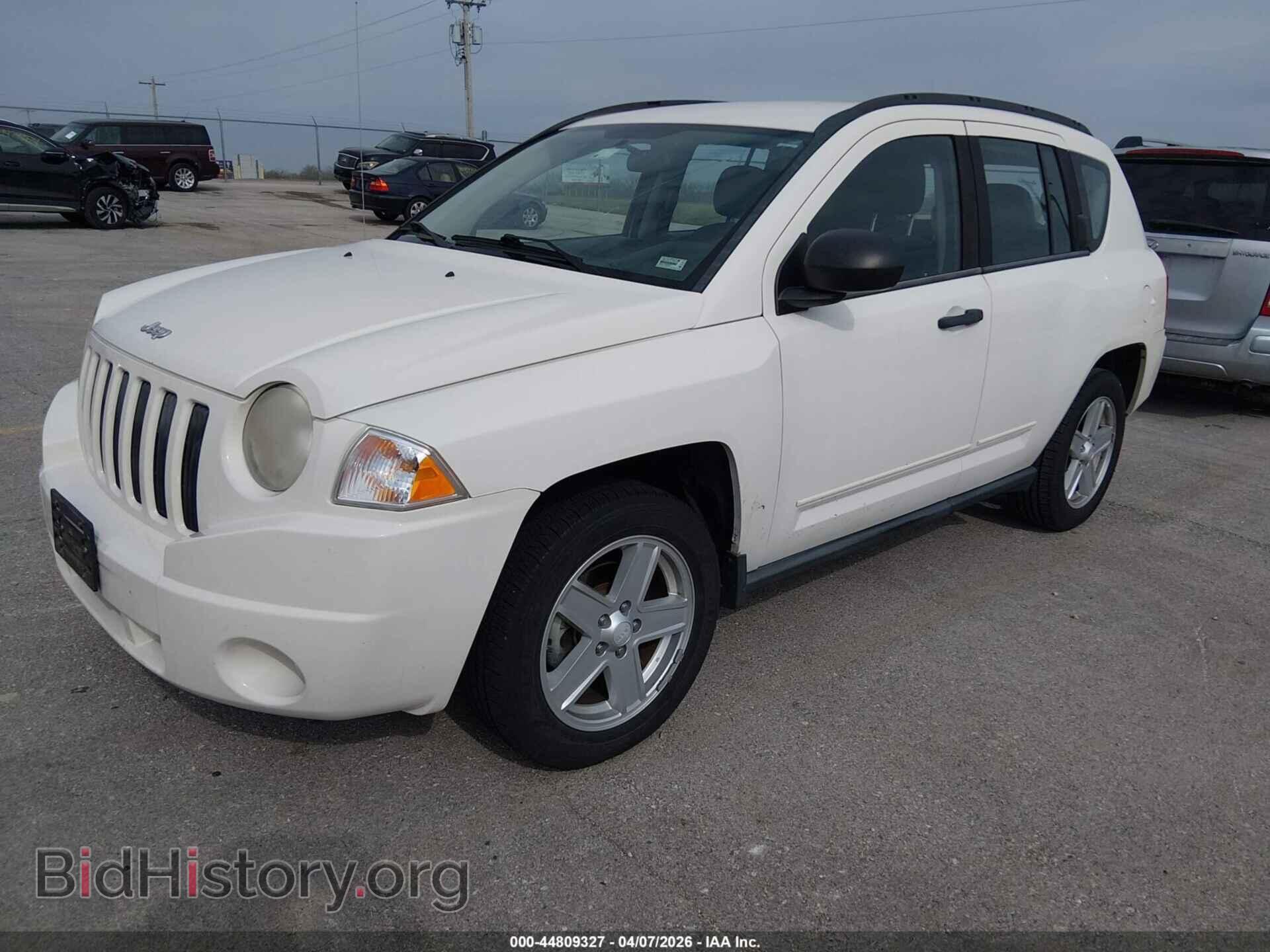 2010 JEEP COMPASS - VIN: 1J4NT4FB2AD558336 - Фото 2