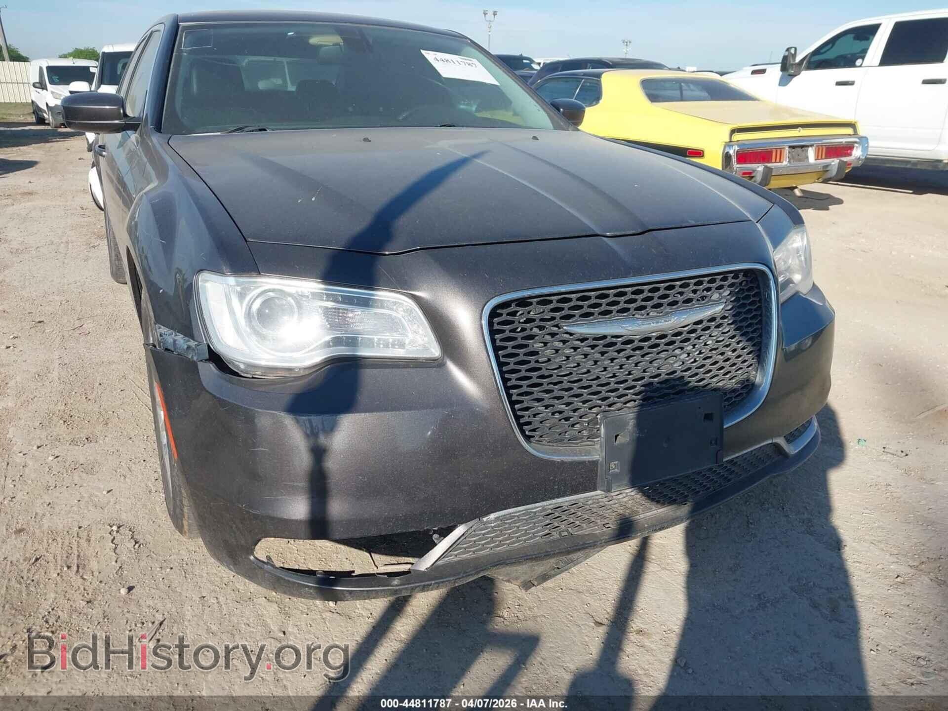 2016 CHRYSLER 300 - VIN: 2C3CCAAG8GH304581 - Фото 6
