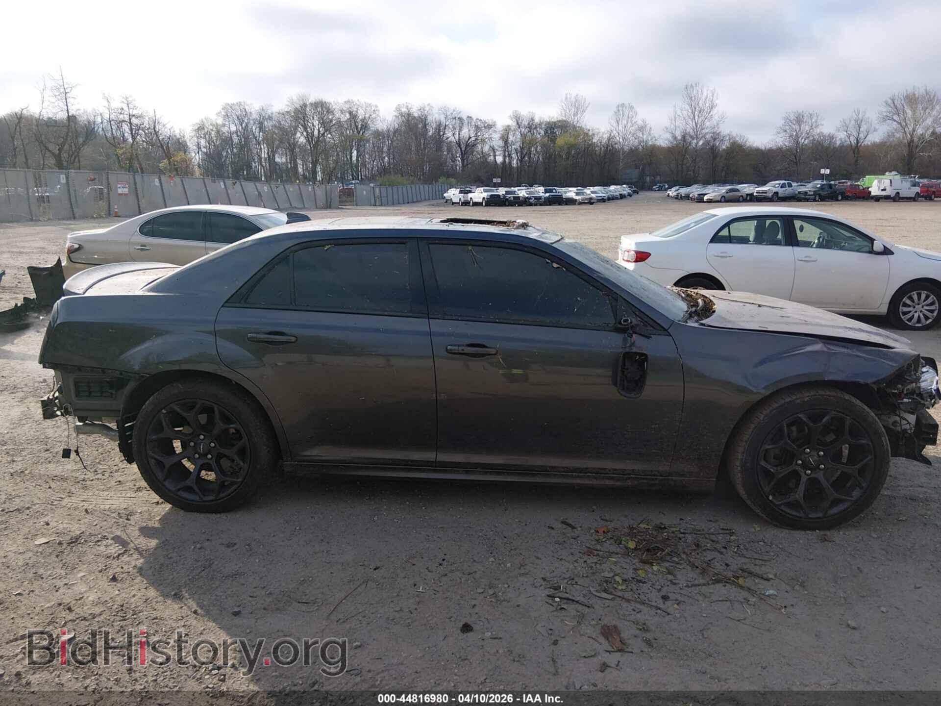 2019 CHRYSLER 300 - VIN: 2C3CCABT5KH548502 - Фото 14