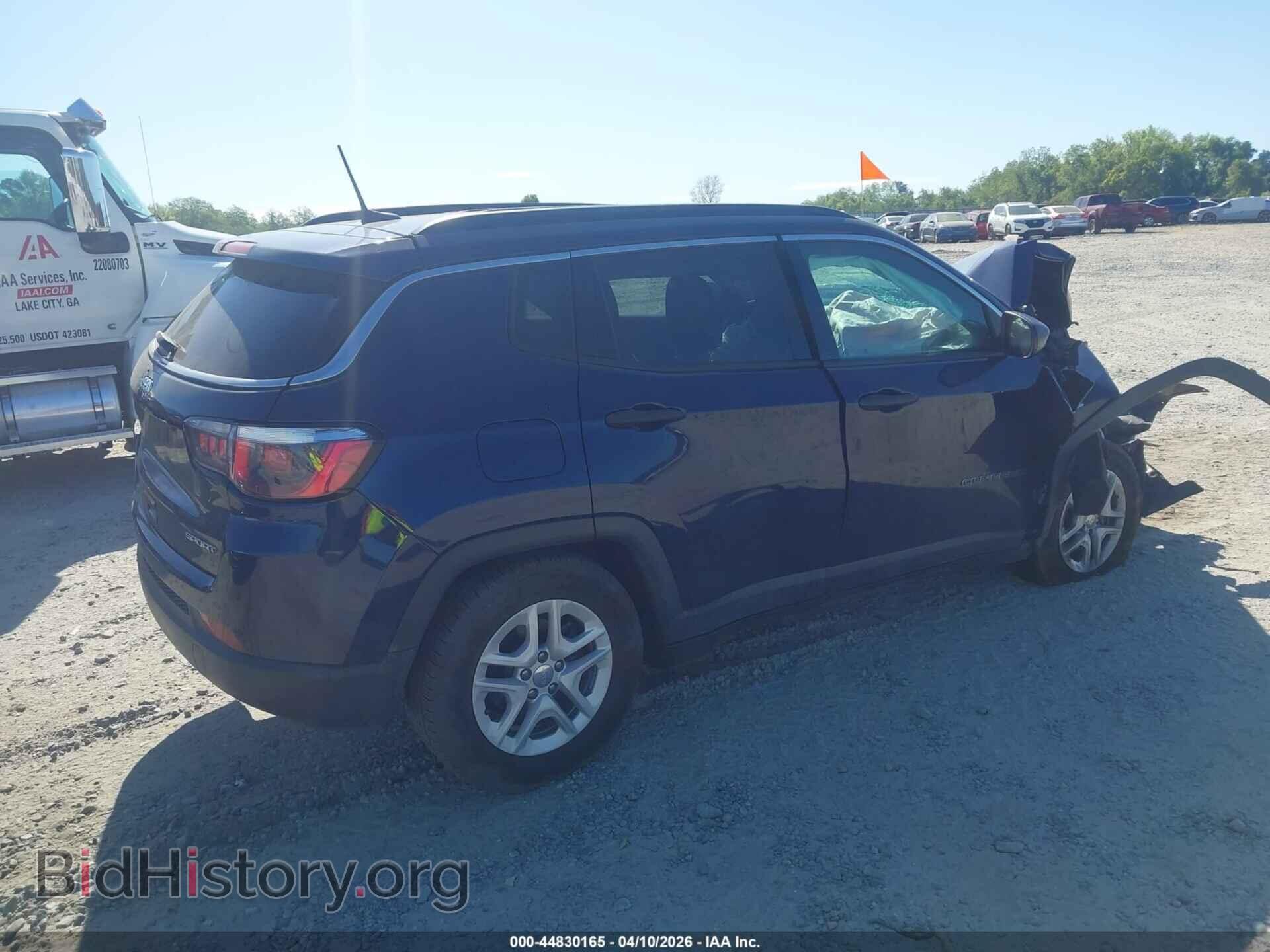2019 JEEP COMPASS - VIN: 3C4NJCAB8KT614109 - Фото 4