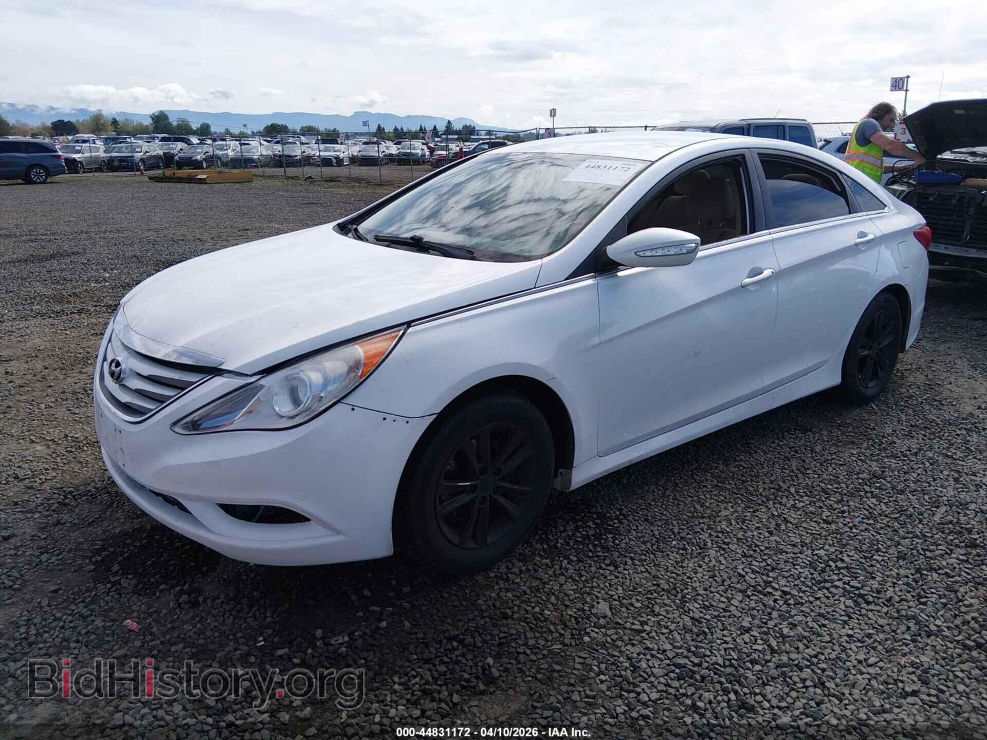 2014 HYUNDAI SONATA - VIN: 5NPEB4AC4EH902824 - Фото 2