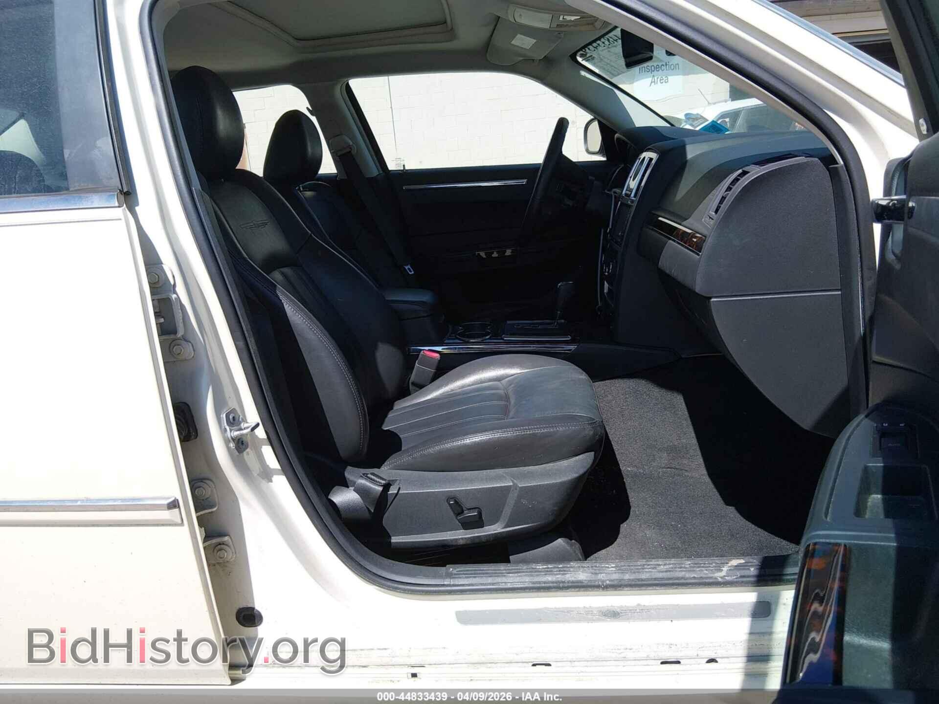 2010 CHRYSLER 300C - VIN: 2C3CA6CT5AH211408 - Photo 5