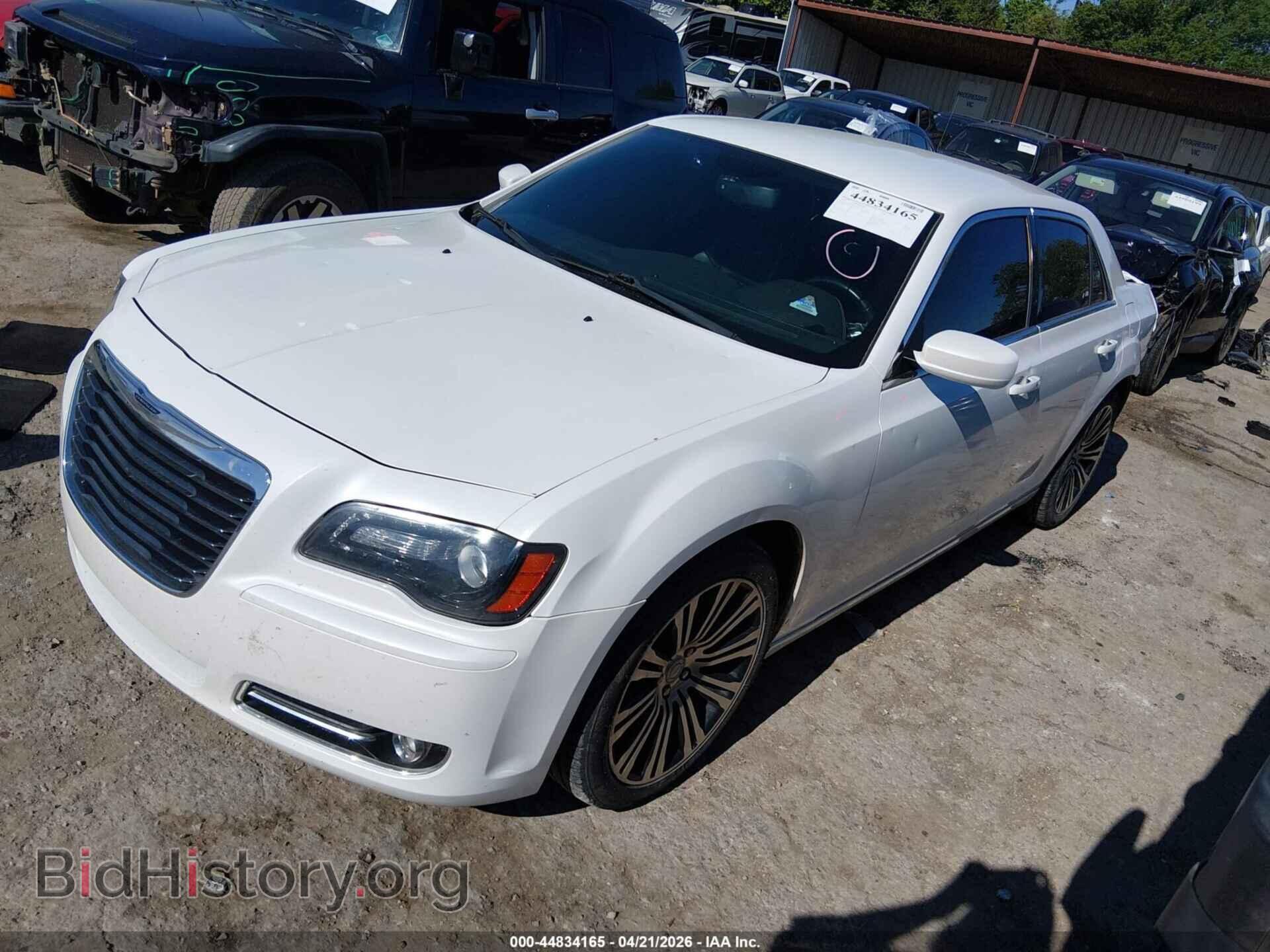 2013 CHRYSLER 300 - VIN: 2C3CCABG3DH711735 - Фото 2