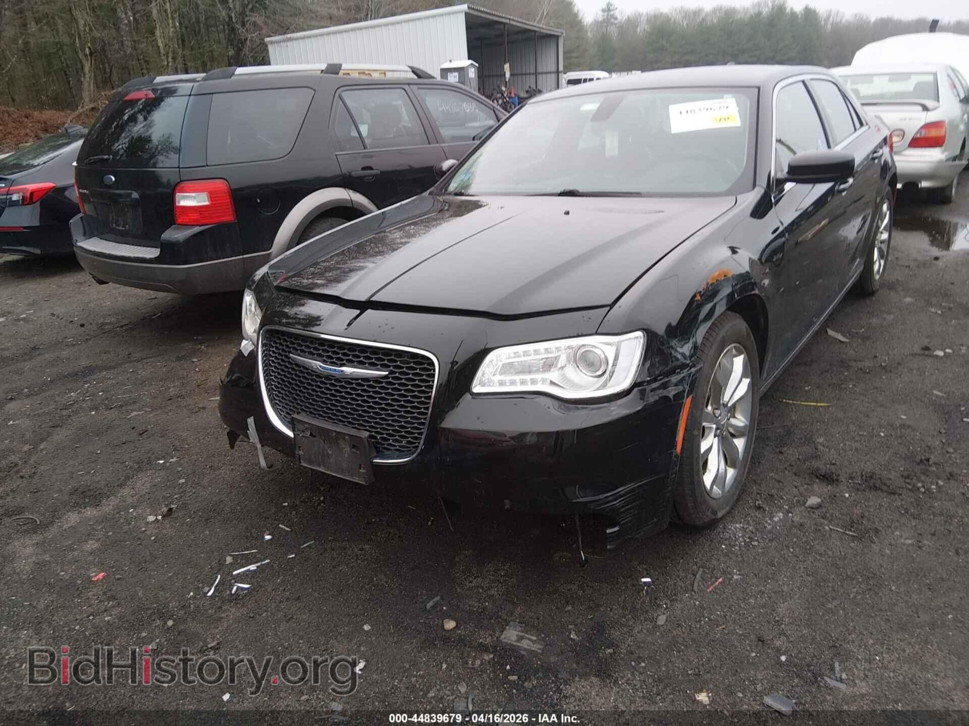 2017 CHRYSLER 300 - VIN: 2C3CCARG2HH648574 - Фото 2