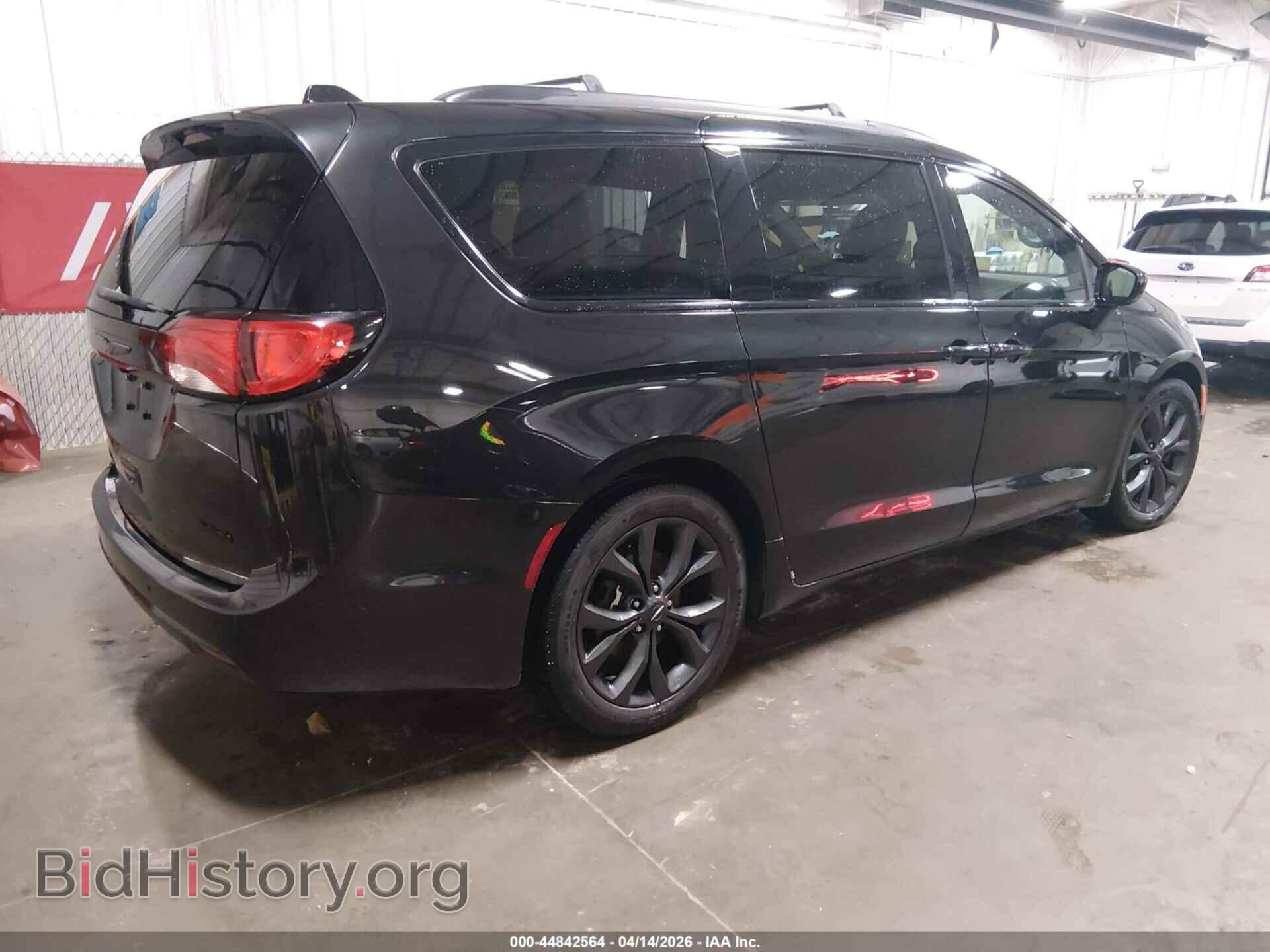 2018 CHRYSLER PACIFICA - VIN: 2C4RC1EG7JR168252 - Photo 4