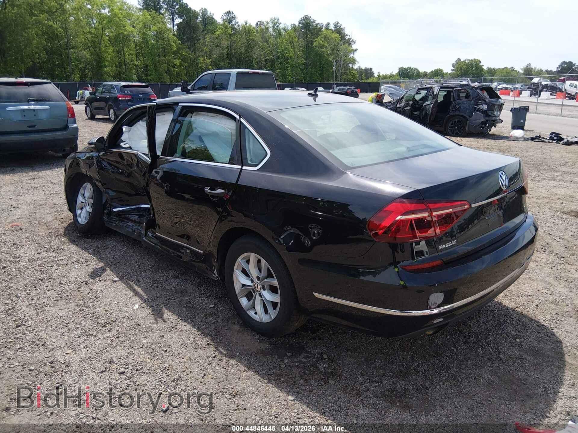 2017 VOLKSWAGEN PASSAT - VIN: 1VWAT7A37HC024445 - Фото 3