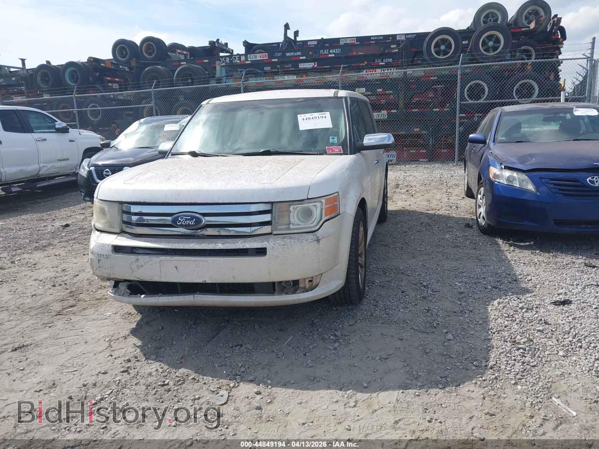 2011 FORD FLEX - VIN: 2FMGK5DCXBBD26329 - Фото 2