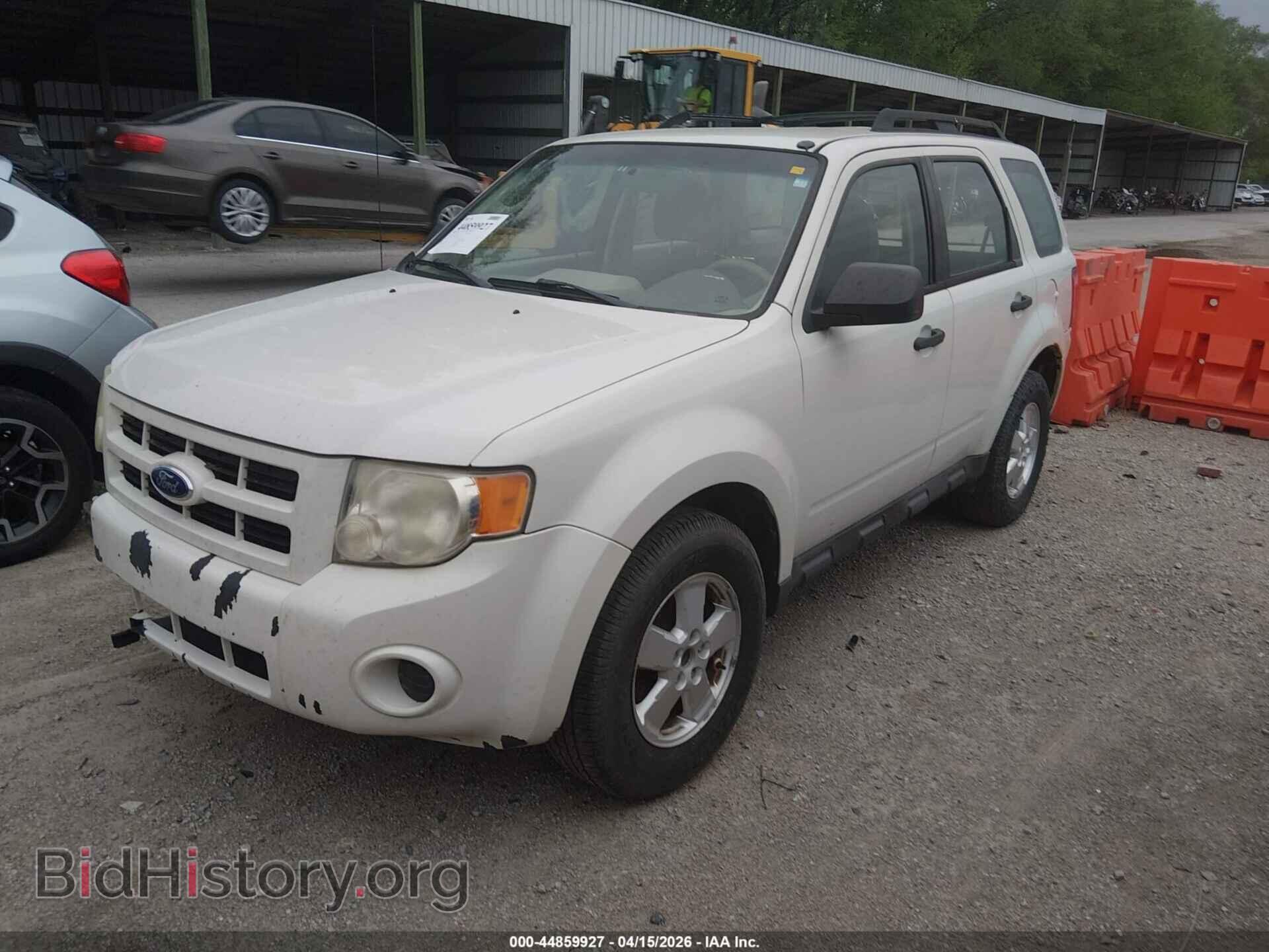 2011 FORD ESCAPE - VIN: 1FMCU9C74BKA27588 - Фото 2
