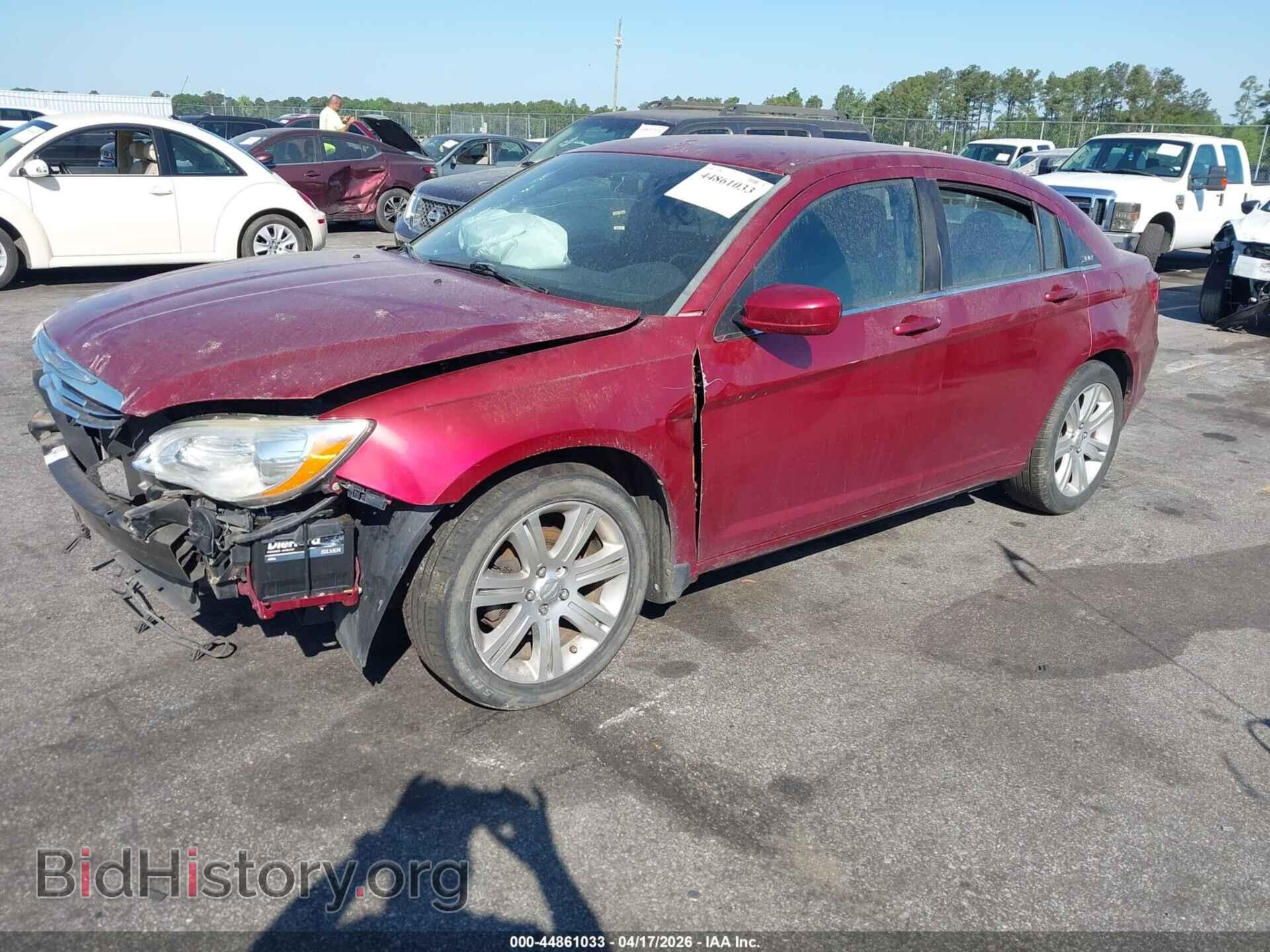 2011 CHRYSLER 200 - VIN: 1C3BC1FB0BN570573 - Фото 2