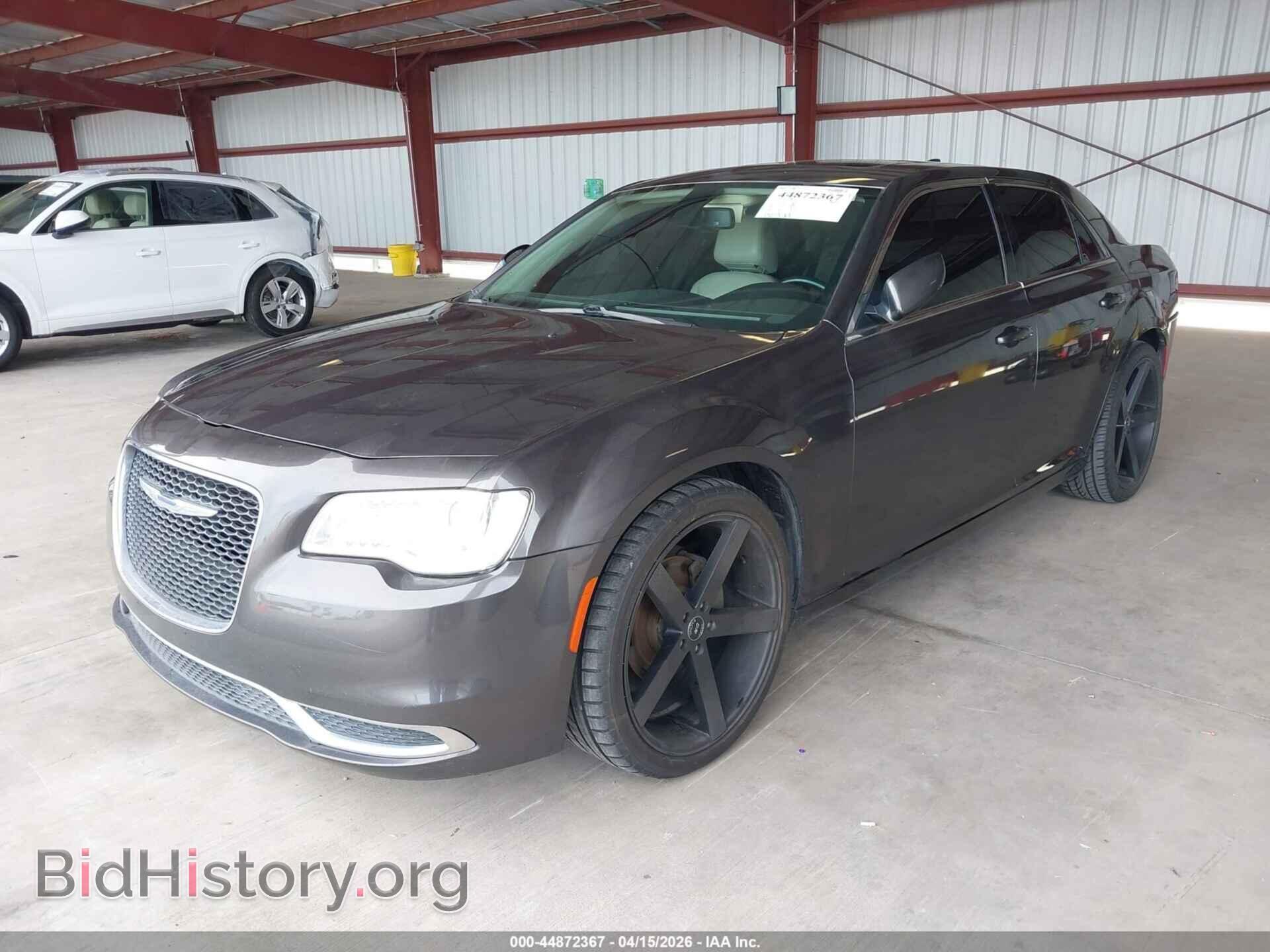 2017 CHRYSLER 300 - VIN: 2C3CCAAG1HH662056 - Фото 2