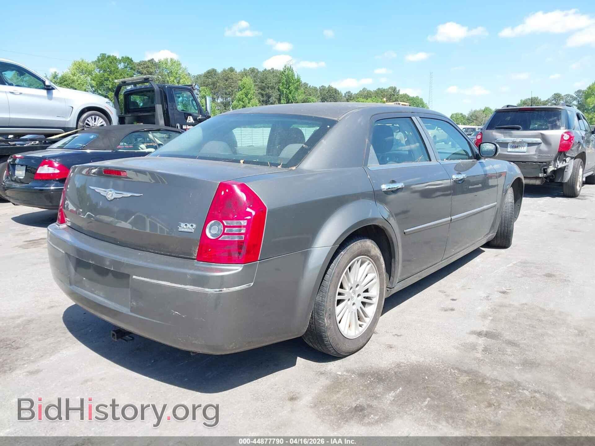 2010 CHRYSLER 300 - VIN: 2C3CA4CD9AH173811 - Фото 4