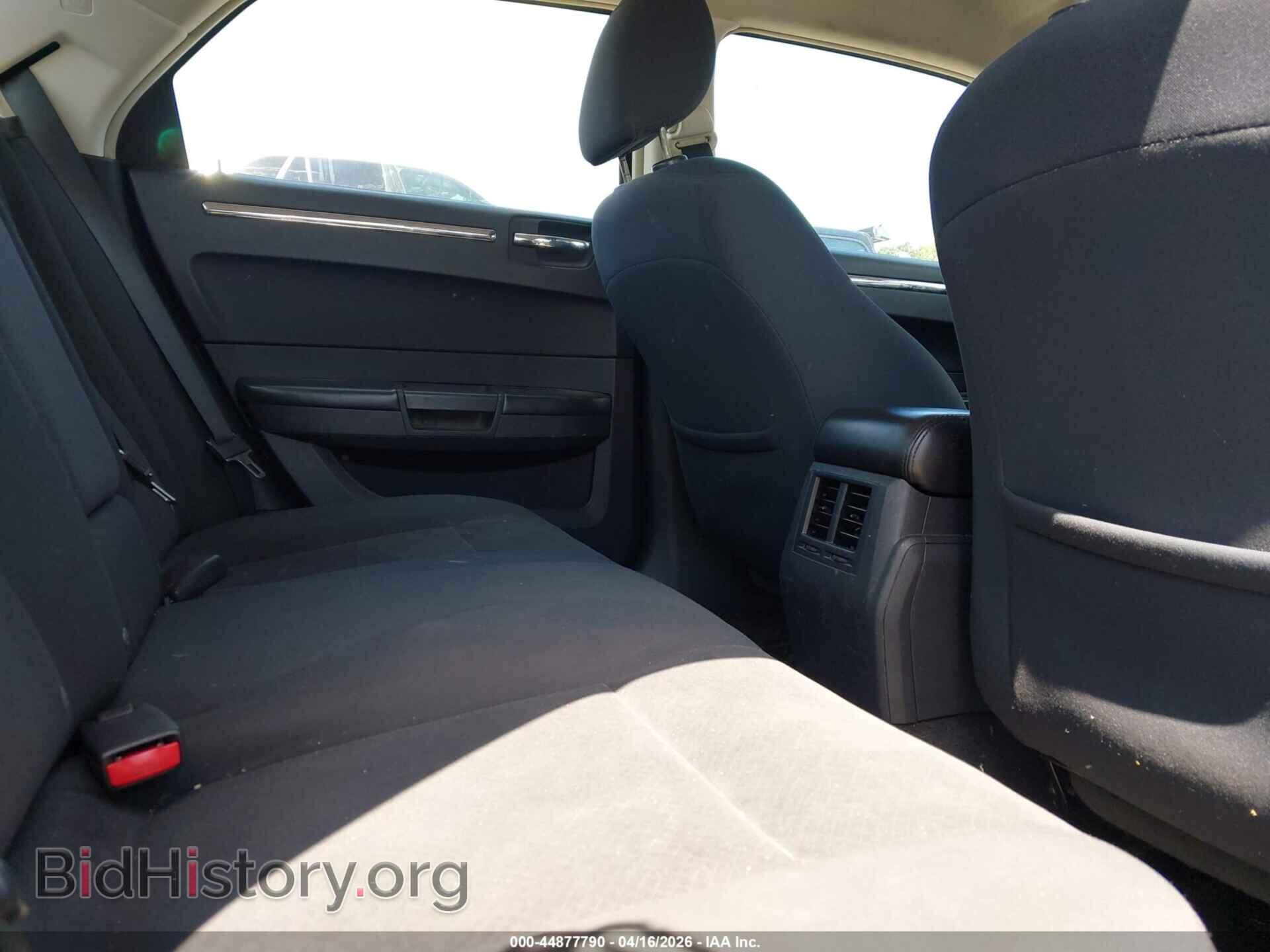 2010 CHRYSLER 300 - VIN: 2C3CA4CD9AH173811 - Фото 8