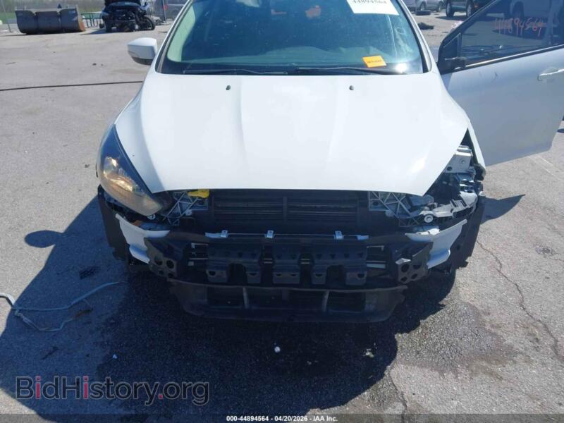 2017 Ford FOCUS (VIN 1FADP3K24HL217015) — photo 6 of 17