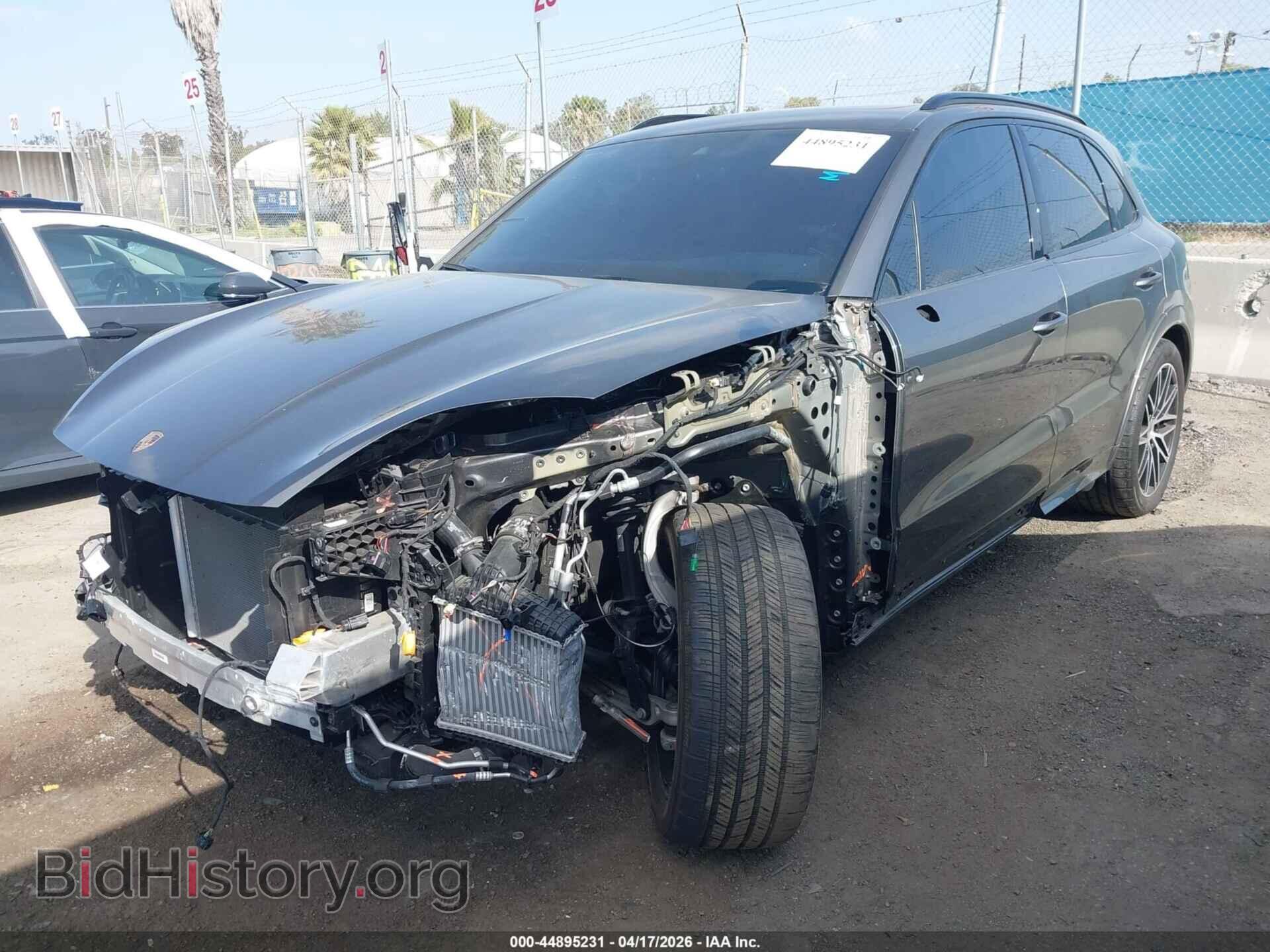2025 PORSCHE CAYENNE - VIN: WP1AA2AY3SDA02644 - Photo 2