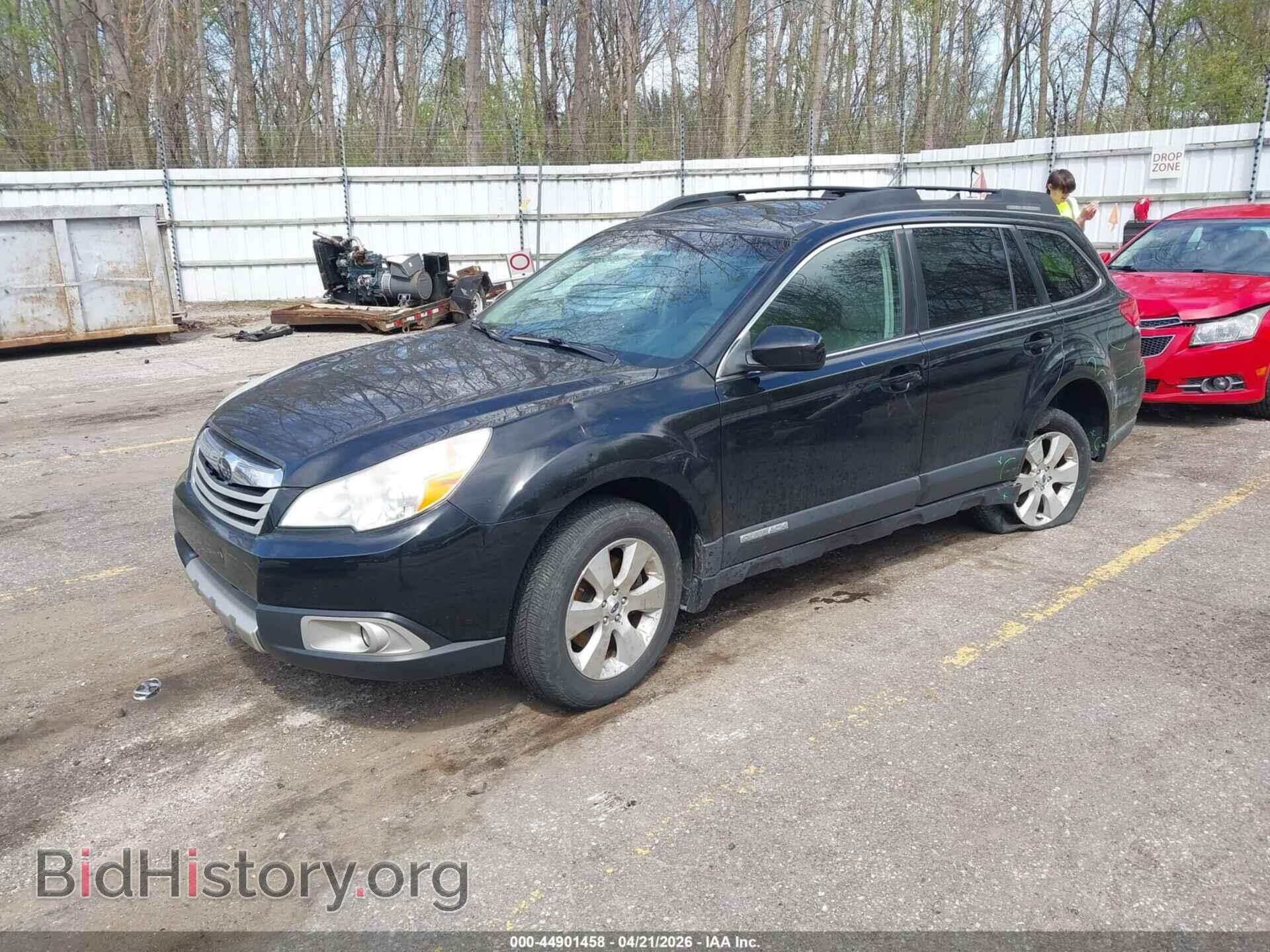 2011 SUBARU OUTBACK - VIN: 4S4BRDKCXB2425757 - Фото 2