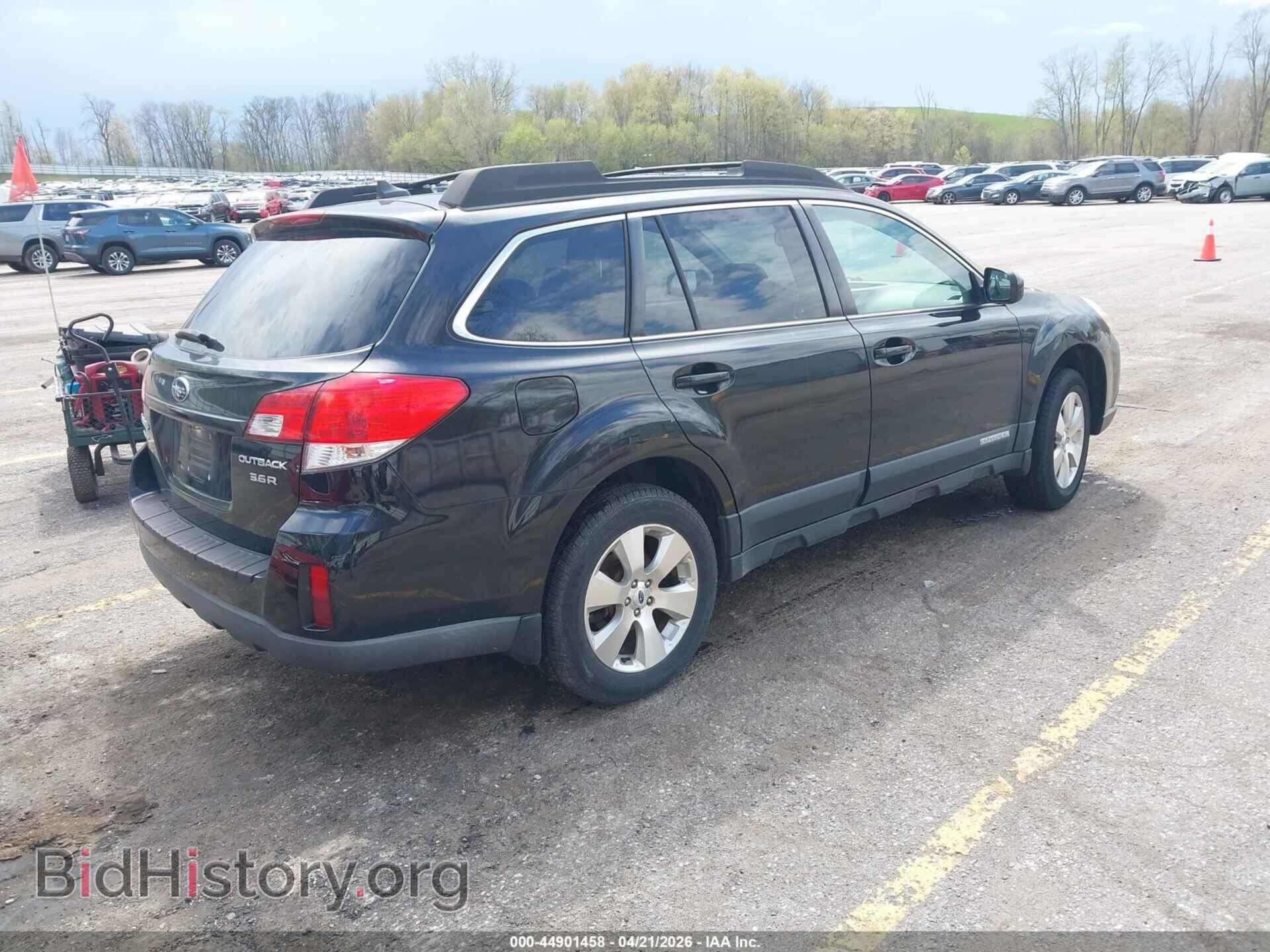 2011 SUBARU OUTBACK - VIN: 4S4BRDKCXB2425757 - Фото 4