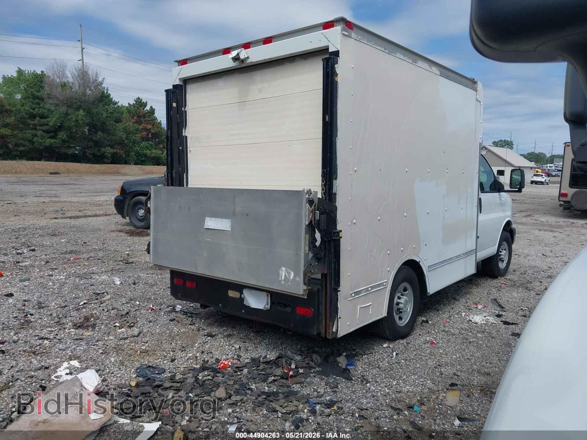 2009 CHEVROLET EXPRESS CUTAWAY - VIN: 1GBHG31K791104237 - Фото 4