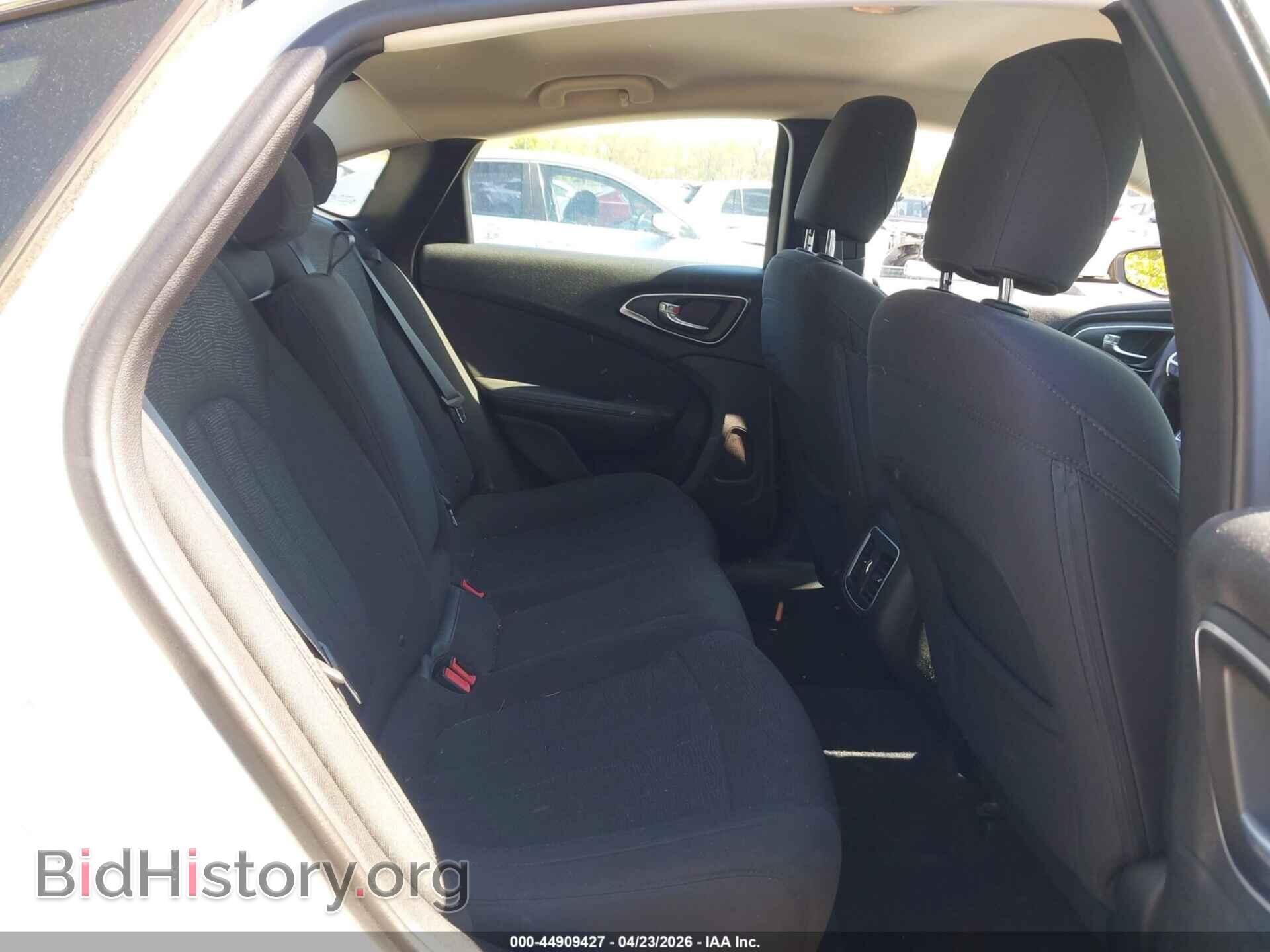 2015 CHRYSLER 200 - VIN: 1C3CCCAB0FN622684 - Фото 8