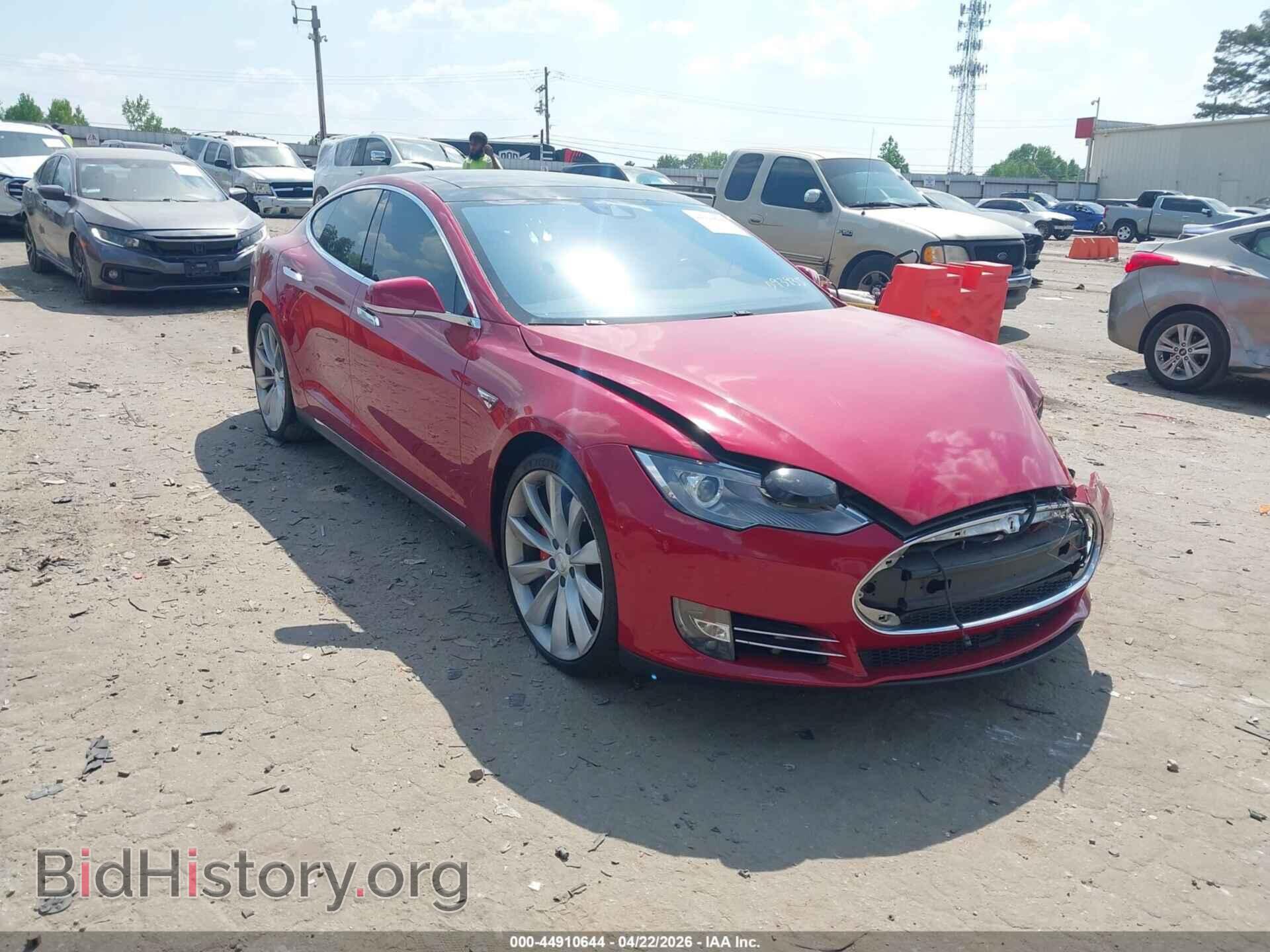 Фотография 5YJSA1H45FF093935 - TESLA MODEL S 2015