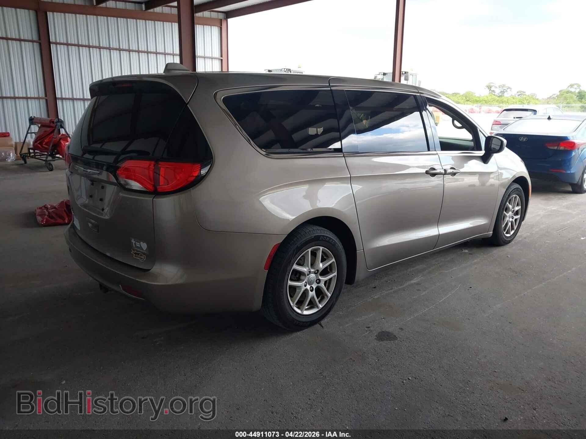 2017 CHRYSLER PACIFICA - VIN: 2C4RC1DG9HR536202 - Photo 4