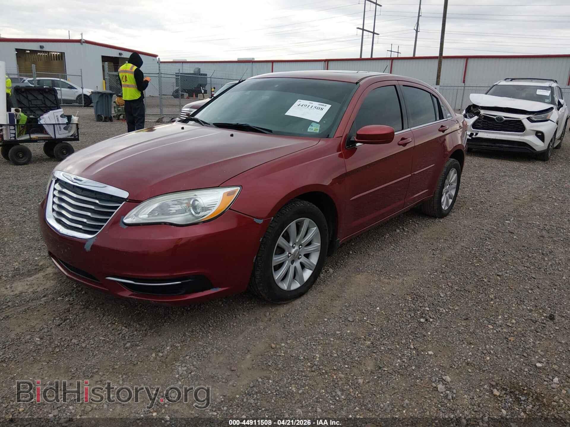 2013 CHRYSLER 200 - VIN: 1C3CCBBG6DN704047 - Photo 2