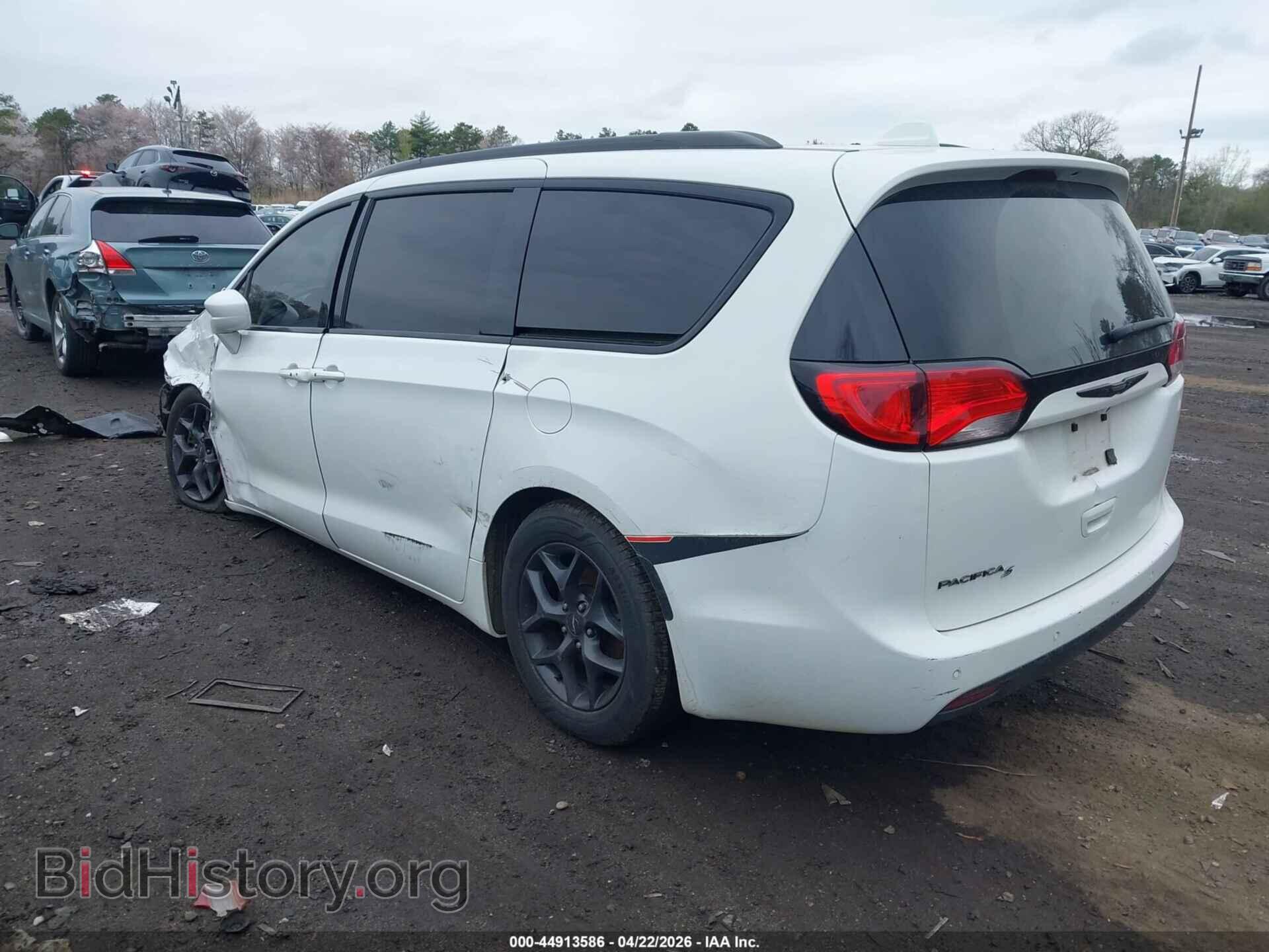 2018 CHRYSLER PACIFICA - VIN: 2C4RC1EG9JR322377 - Фото 3