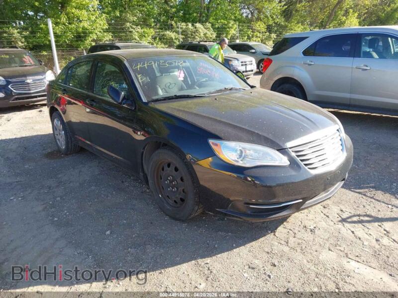 2014 Chrysler 200 LX (VIN 1C3CCBAB7EN122465) — фото 1 из 11, IAAI, повреждение: нормальный износ