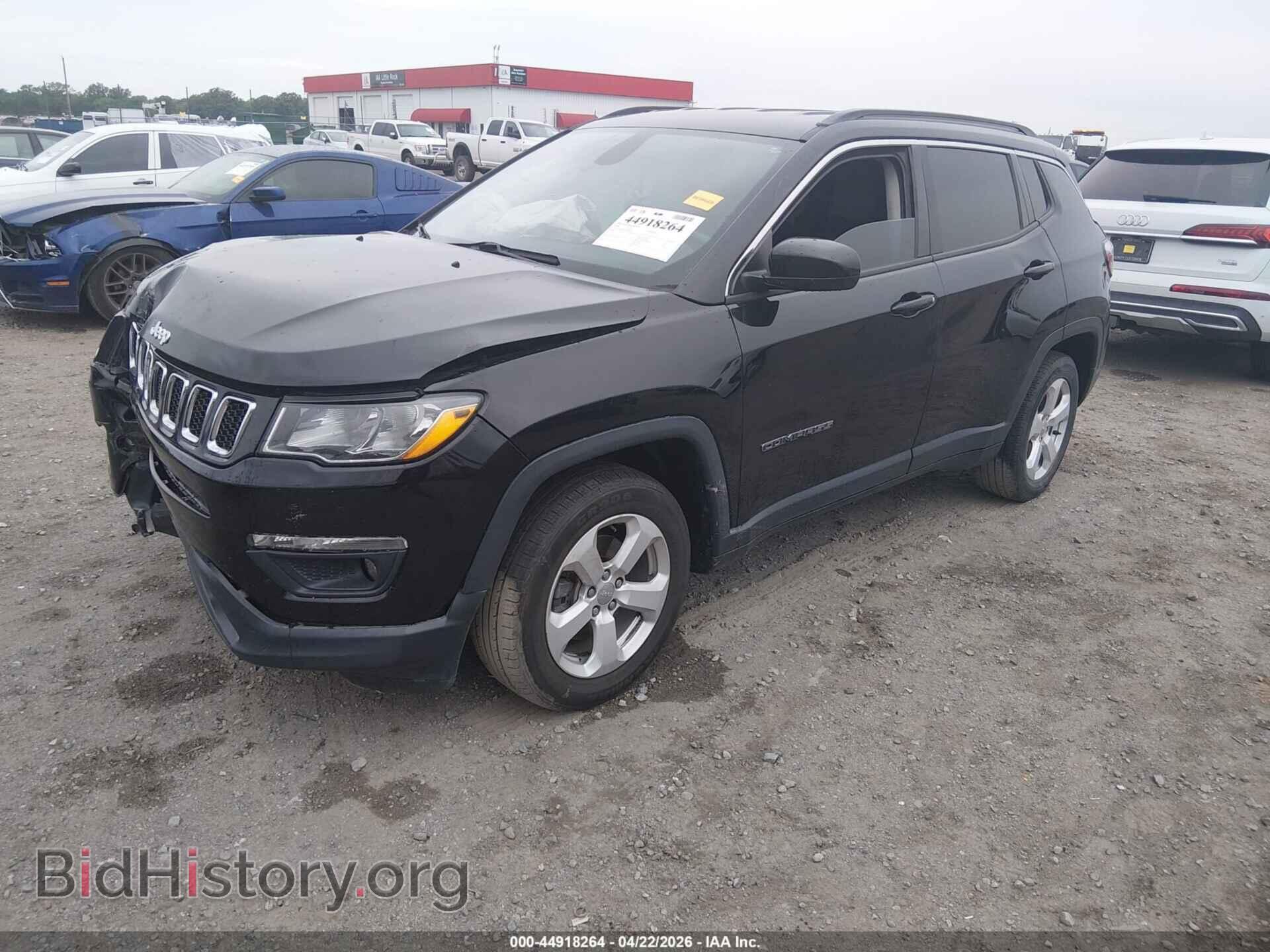 2018 JEEP COMPASS - VIN: 3C4NJCBB2JT186695 - Фото 2