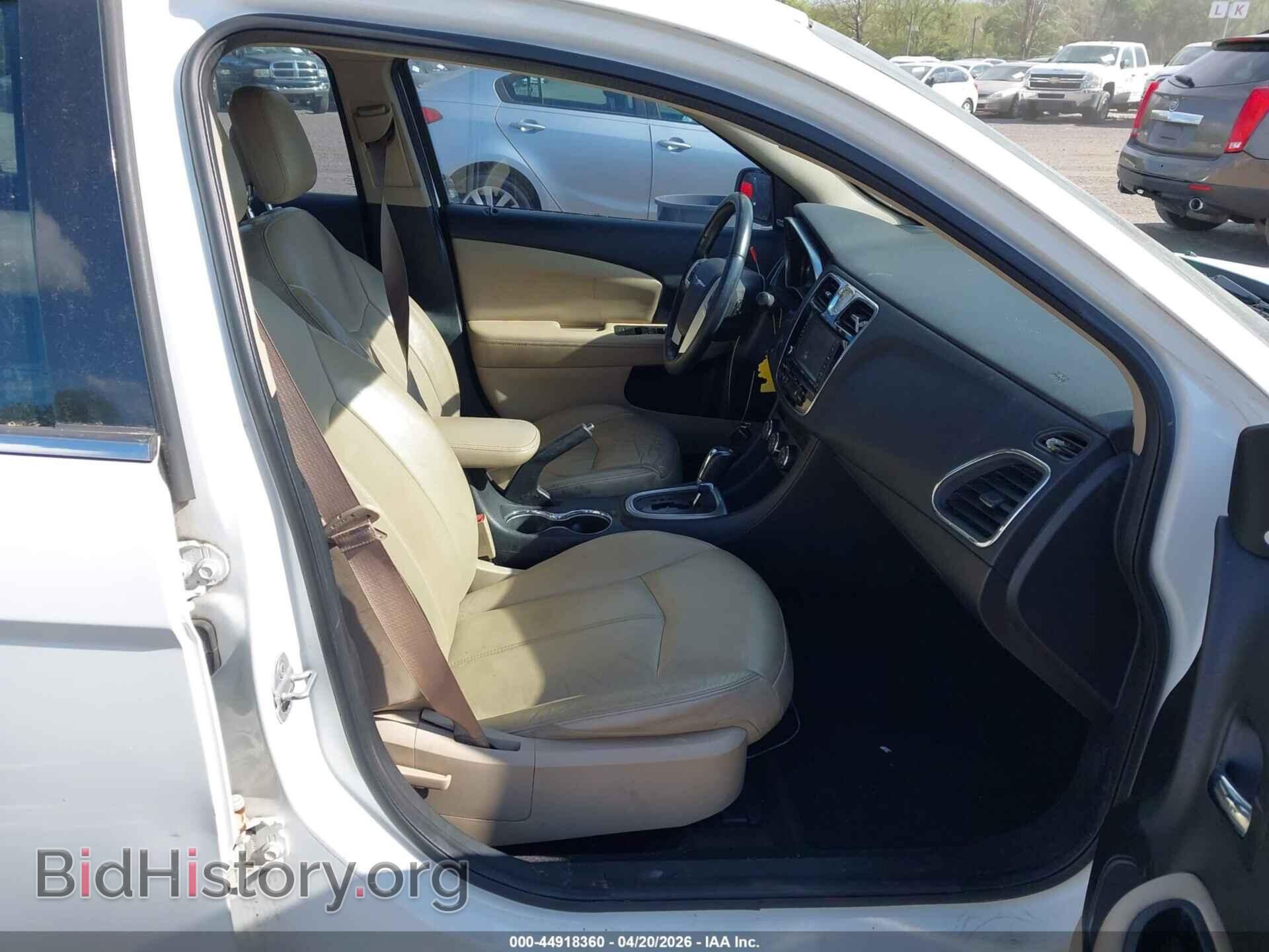 2011 CHRYSLER 200 - VIN: 1C3BC2FG5BN571980 - Фото 5