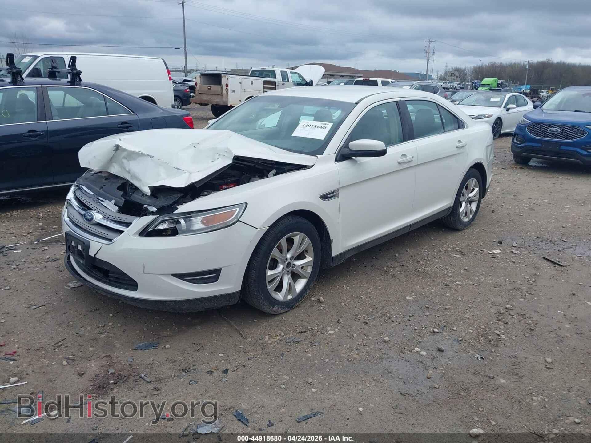 2011 FORD TAURUS - VIN: 1FAHP2EW1BG123331 - Фото 2
