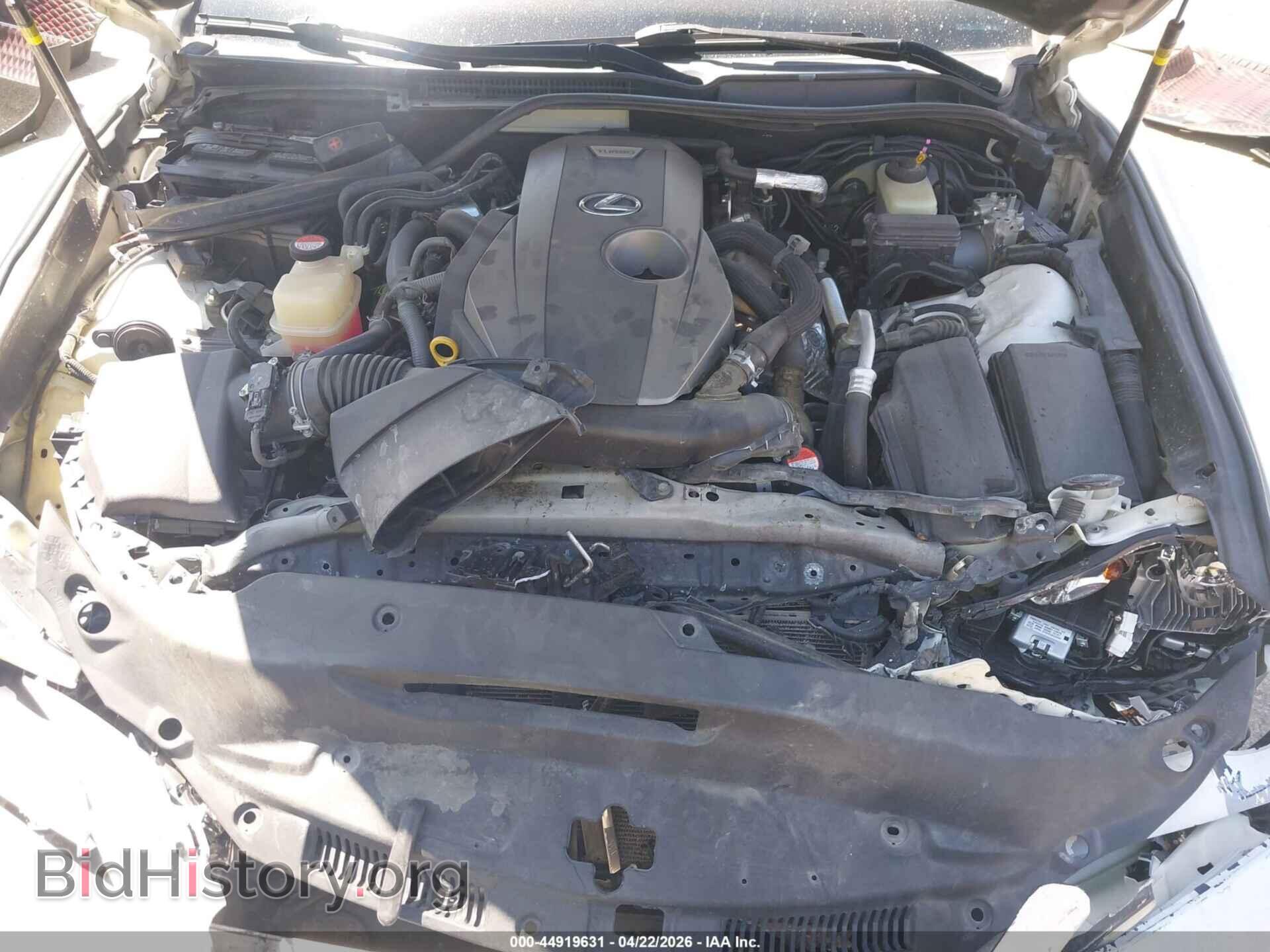2016 LEXUS IS 200T - VIN: JTHBA1D24G5020111 - Фото 10