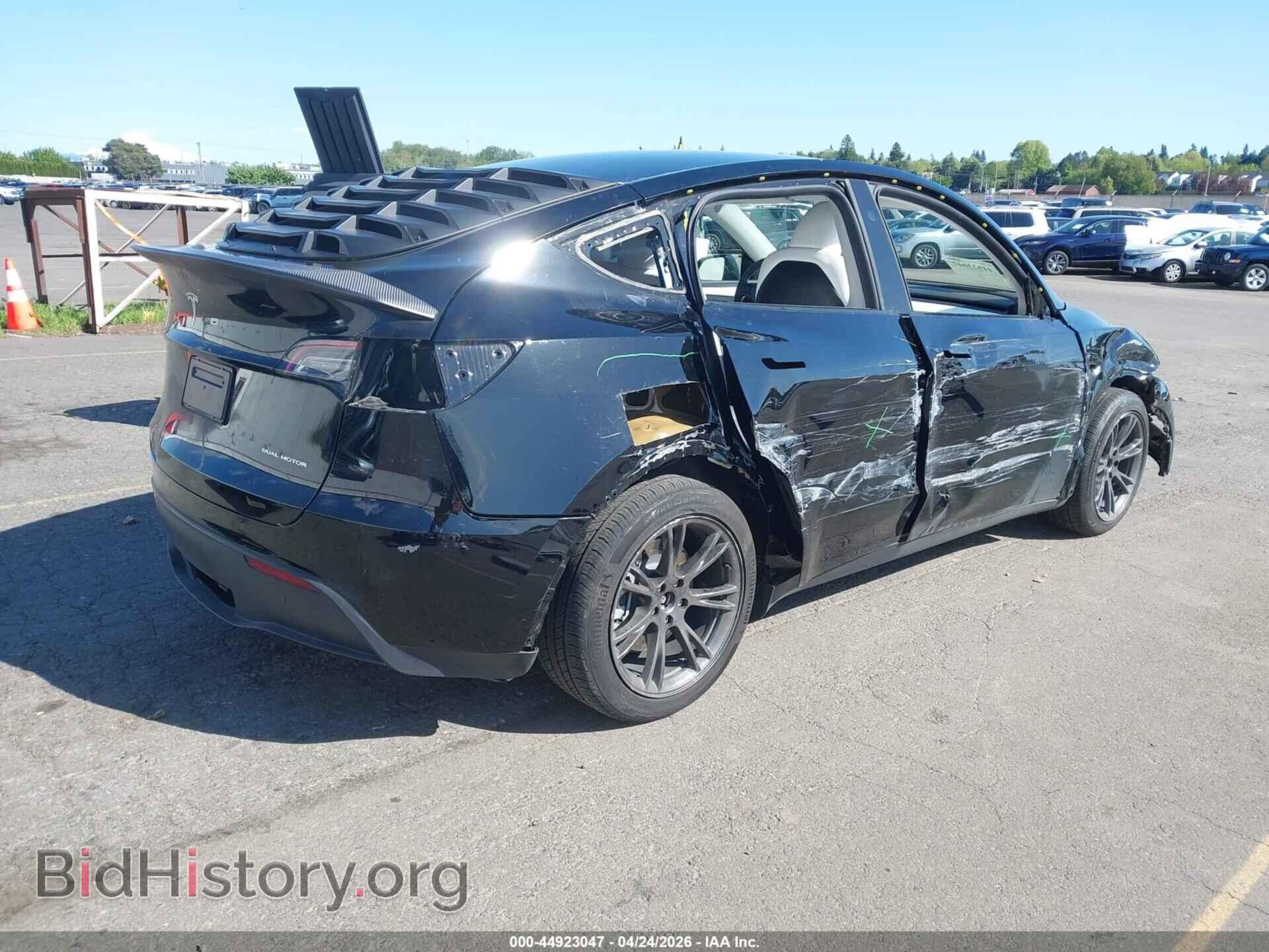 2024 TESLA MODEL Y - VIN: 7SAYGAEE9RF116260 - Фото 4