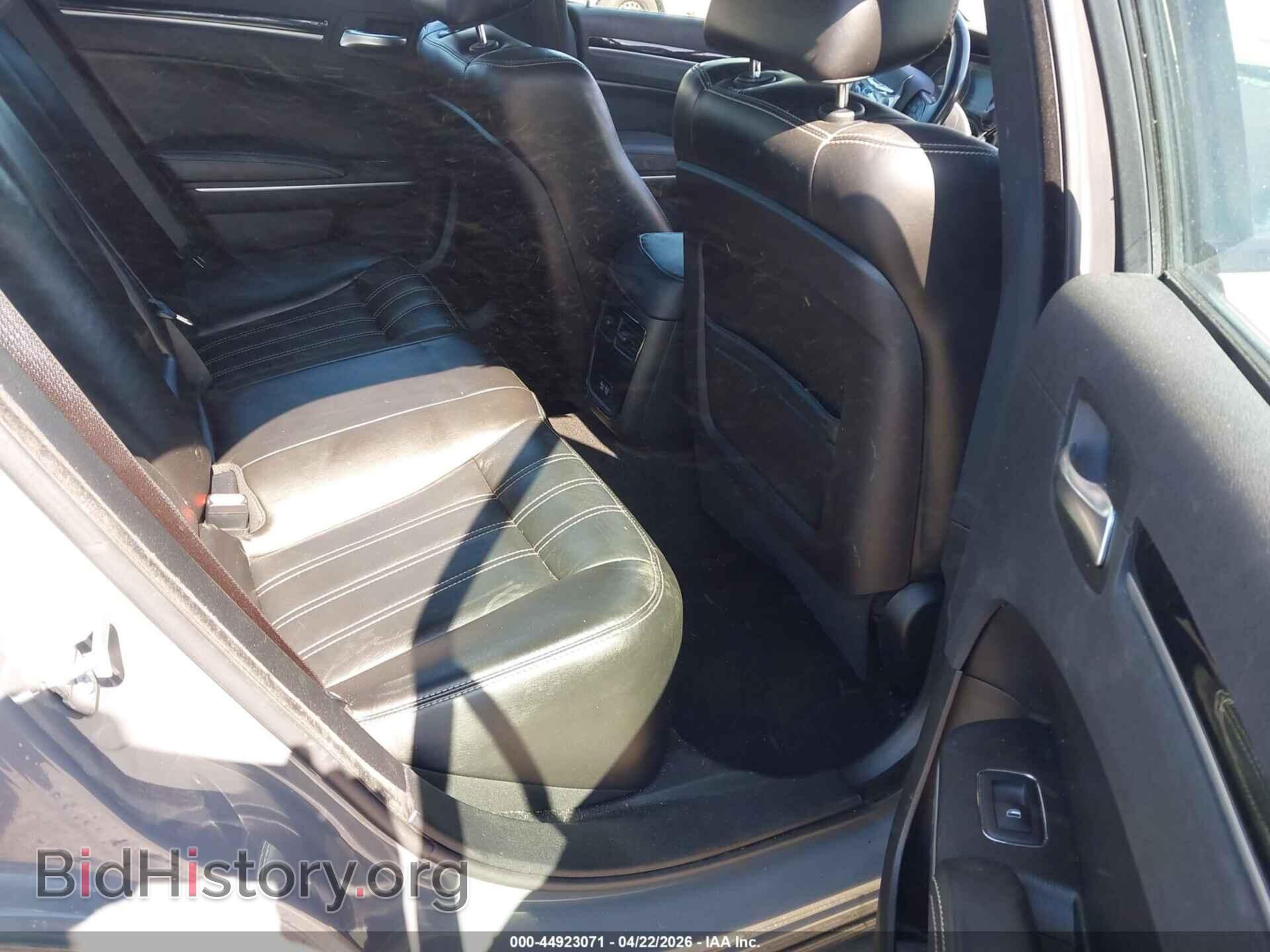 2019 CHRYSLER 300 - VIN: 2C3CCAGG7KH689924 - Photo 8