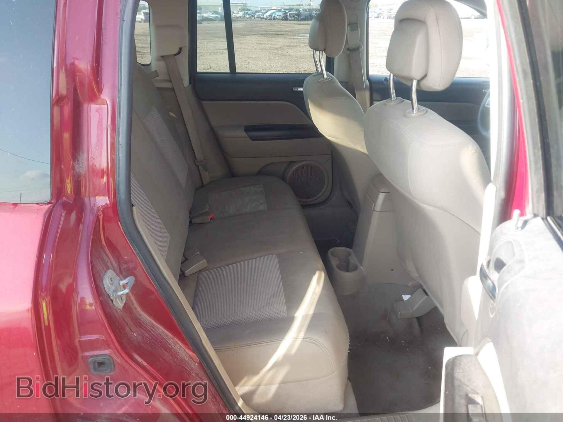 2011 JEEP COMPASS - VIN: 1J4NT1FB3BD143882 - Photo 8