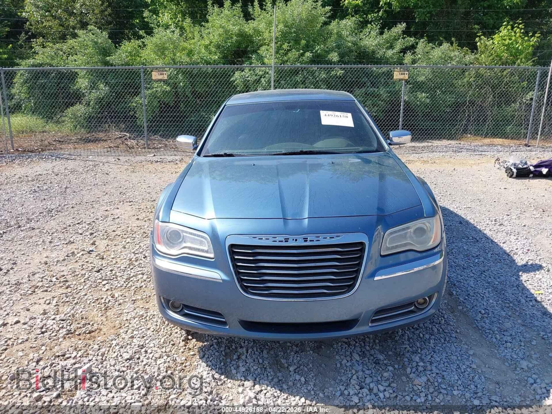 2011 CHRYSLER 300 - VIN: 2C3CA5CG5BH592000 - Фото 12