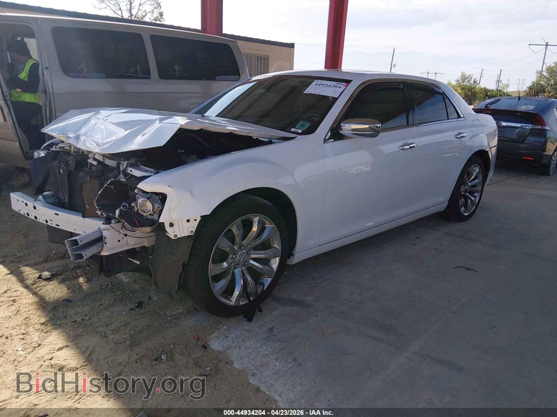 2017 CHRYSLER 300C - VIN: 2C3CCAEG8HH516621 - Фото 2