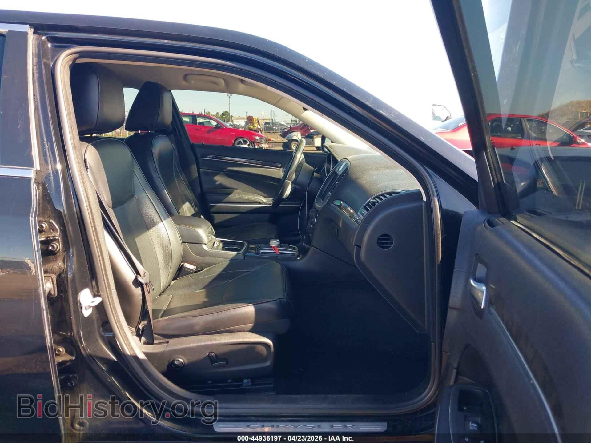 2019 CHRYSLER 300 - VIN: 2C3CCAEG2KH528237 - Photo 5