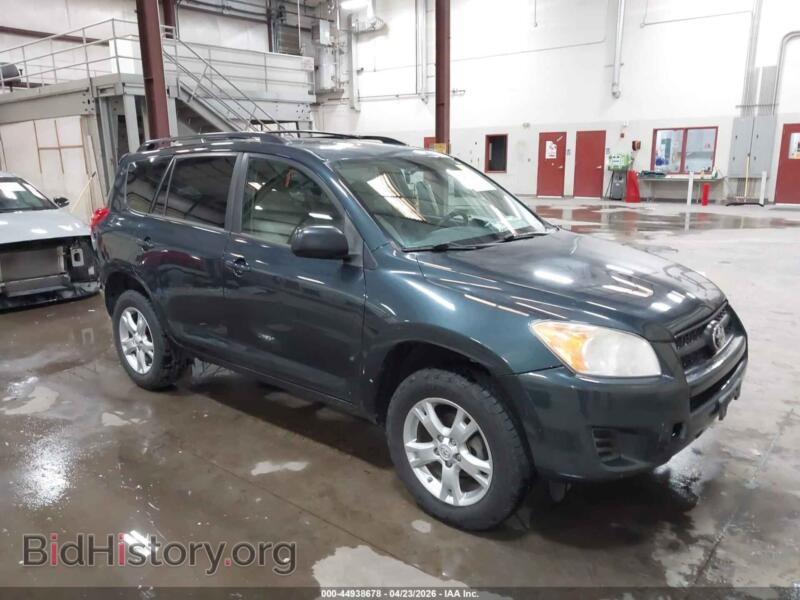 2011 Toyota RAV4 (VIN 2T3BF4DV2BW090836) — фото 1 из 17, IAAI, повреждение: задняя часть