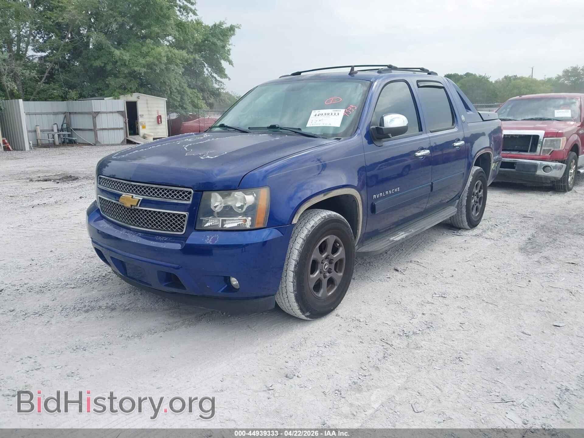 2013 CHEVROLET AVALANCHE - VIN: 3GNMCFE00DG142118 - Фото 2