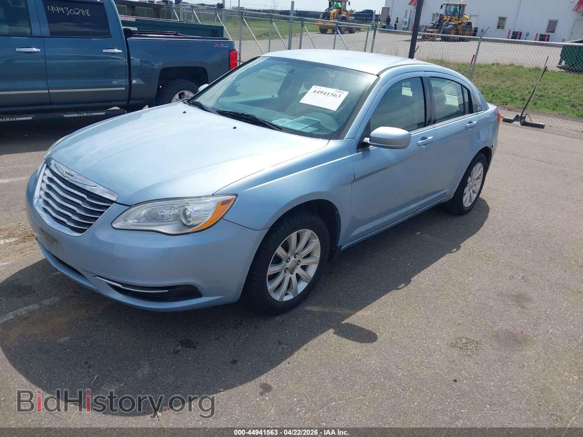 2013 CHRYSLER 200 - VIN: 1C3CCBBB7DN598745 - Photo 2
