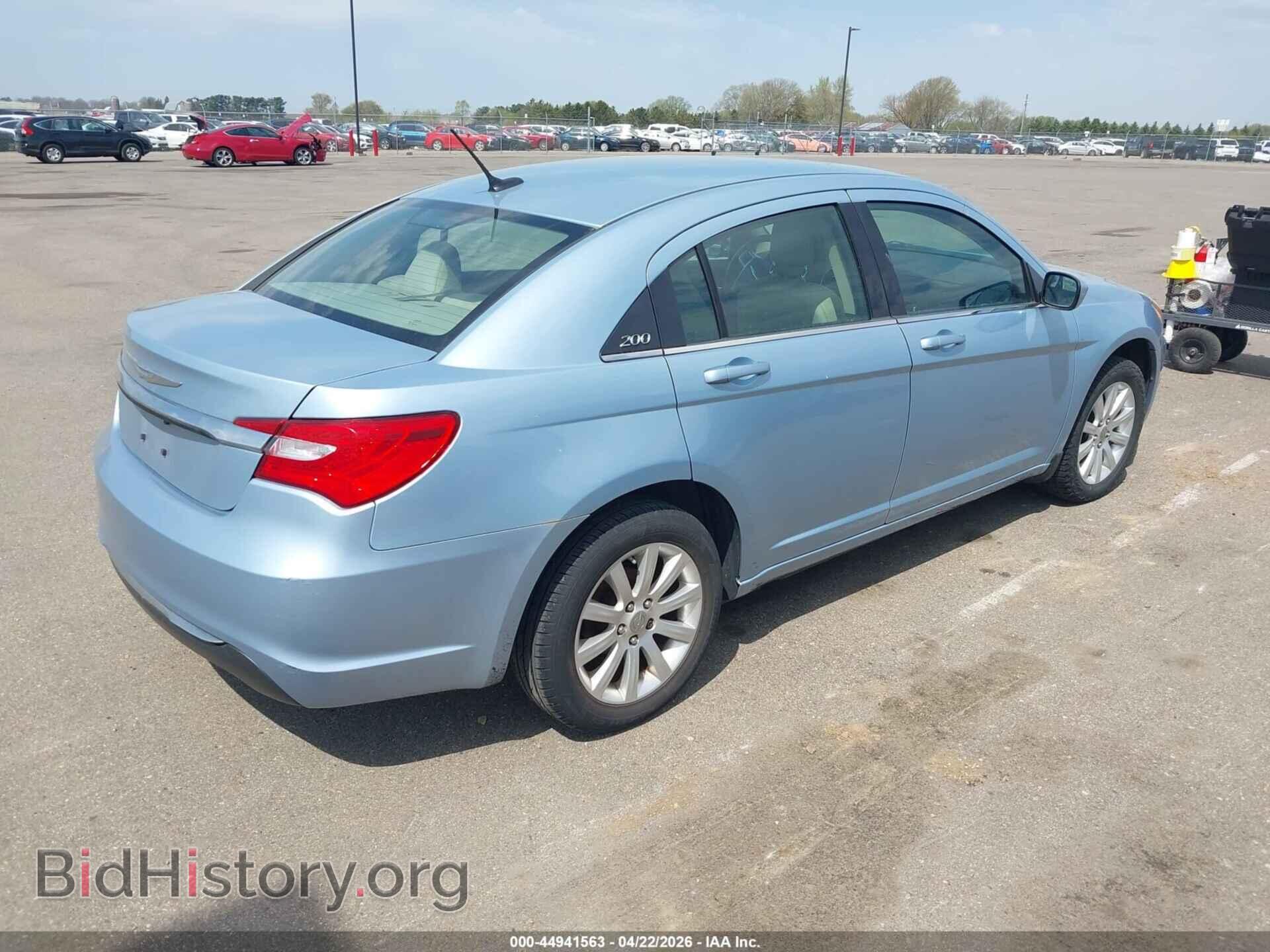 2013 CHRYSLER 200 - VIN: 1C3CCBBB7DN598745 - Photo 4