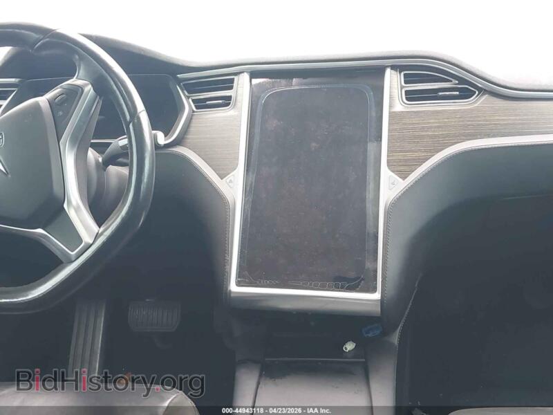 2016 Tesla MODEL S (VIN 5YJSA1E29GF145331) — фото 16 из 18