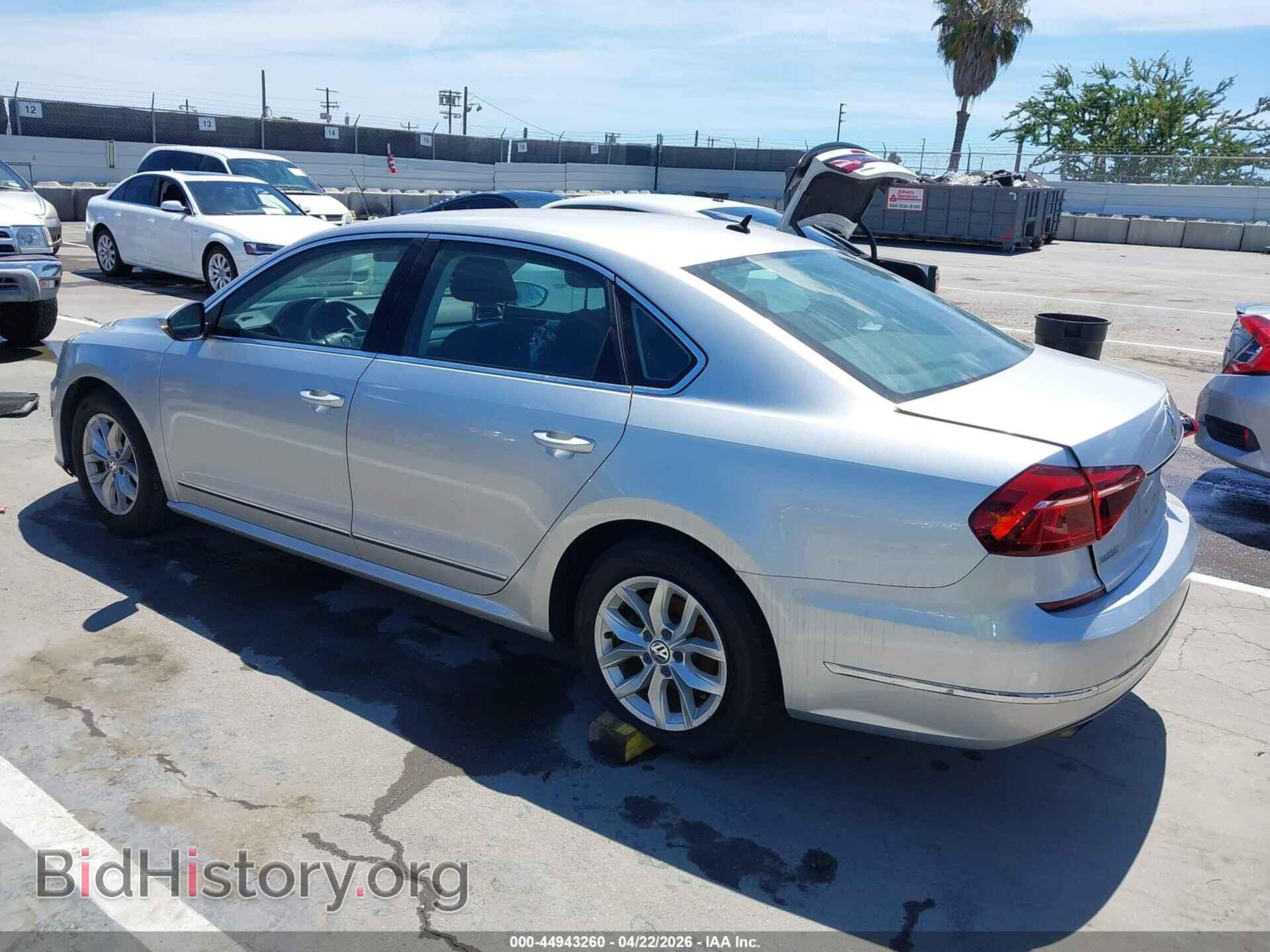 2017 VOLKSWAGEN PASSAT - VIN: 1VWAT7A35HC018238 - Фото 3