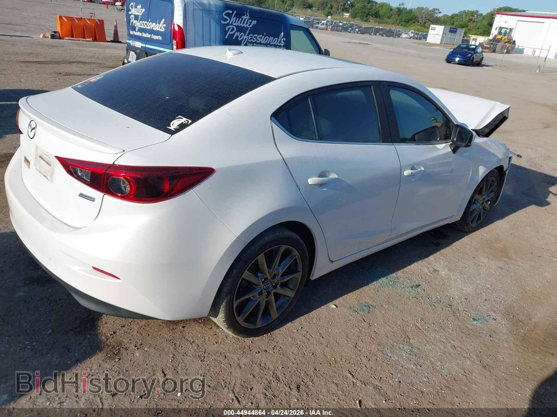 2018 MAZDA MAZDA3 - VIN: 3MZBN1W37JM190389 - Фото 4