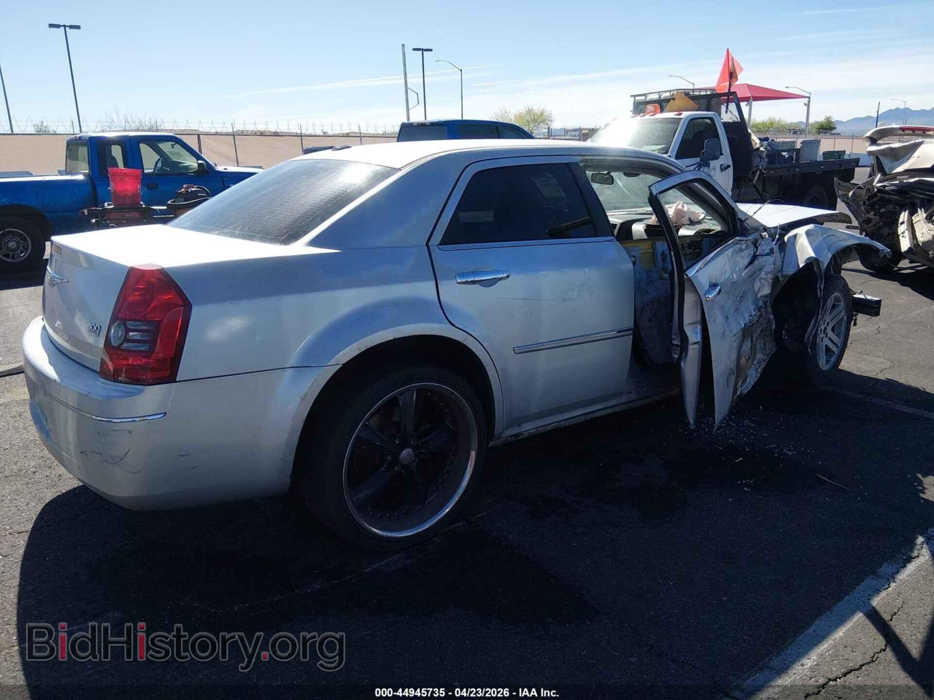 2009 CHRYSLER 300 - VIN: 2C3KA53V09H621861 - Фото 4