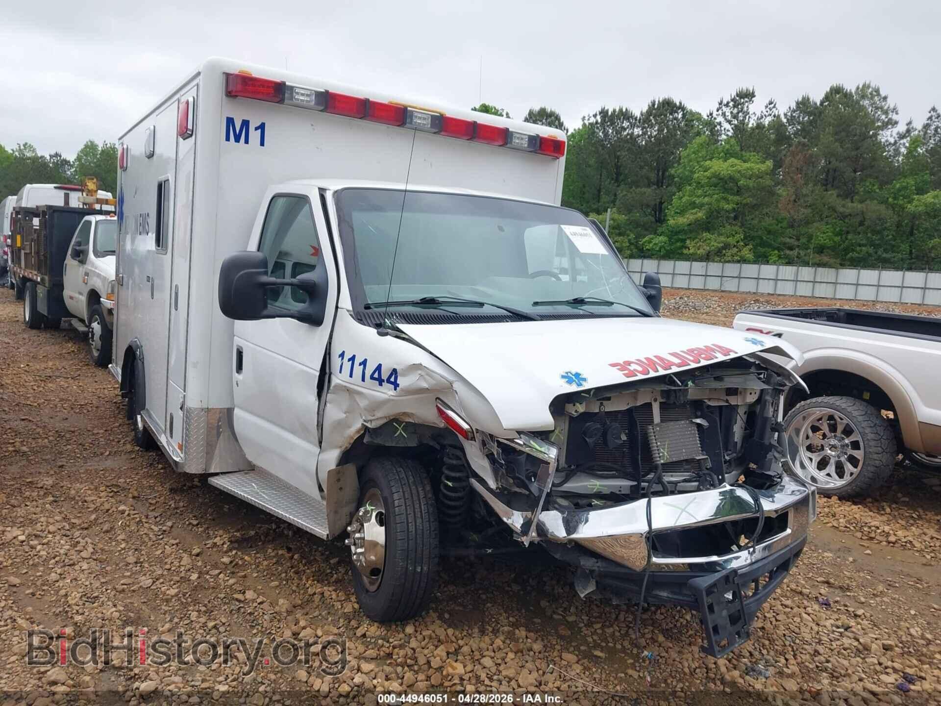 Photo 1FDWE3FS8BDB00117 - FORD E-350 CUTAWAY 2011