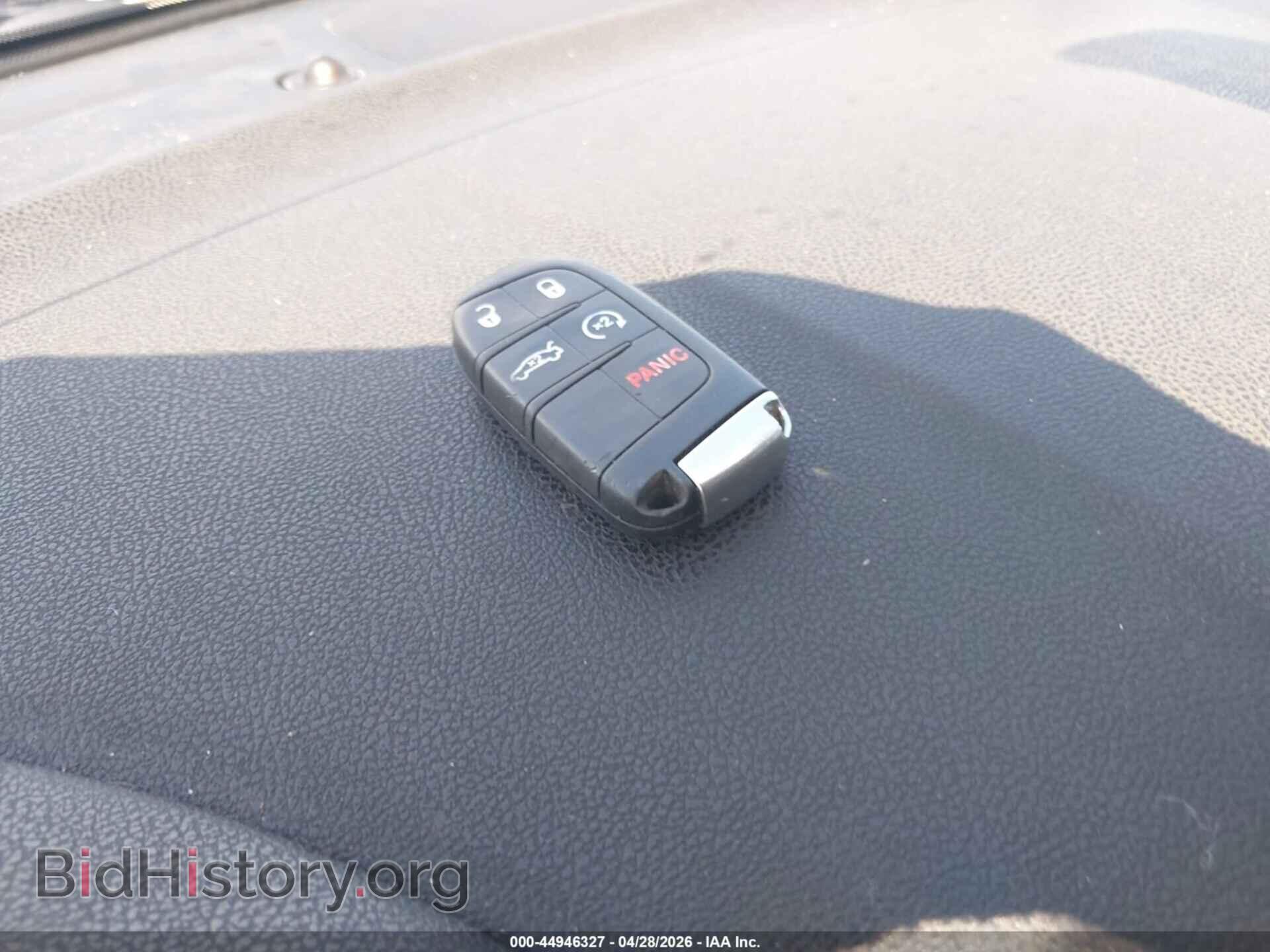 2016 CHRYSLER 300C - VIN: 2C3CCAKG5GH192319 - Фото 11
