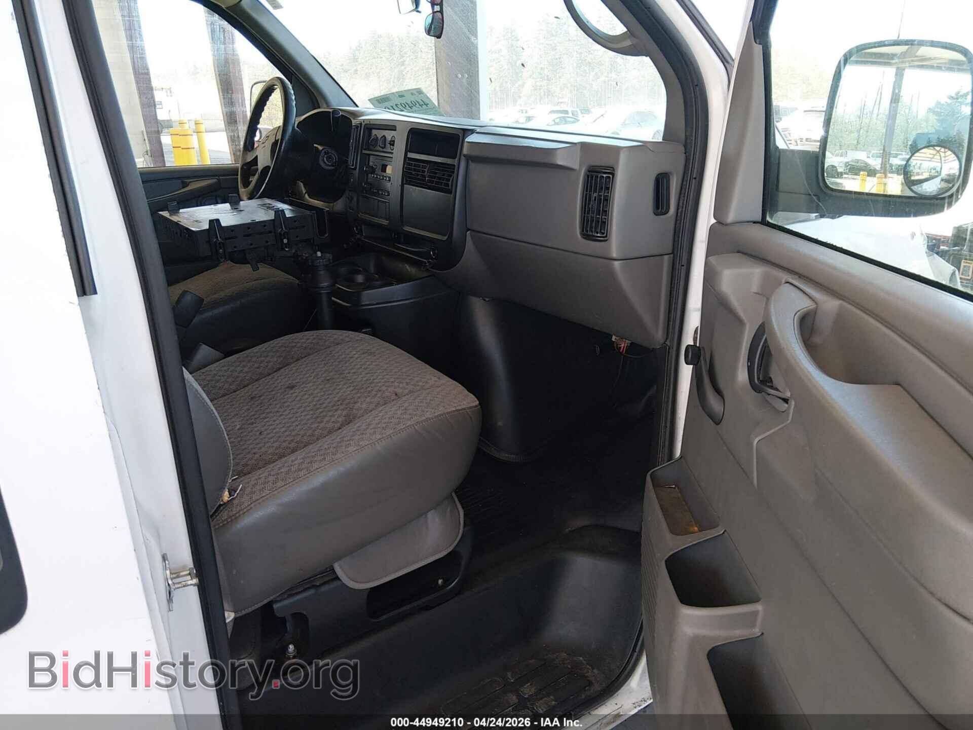 2006 CHEVROLET EXPRESS - VIN: 1GCHG35U061213111 - Photo 5