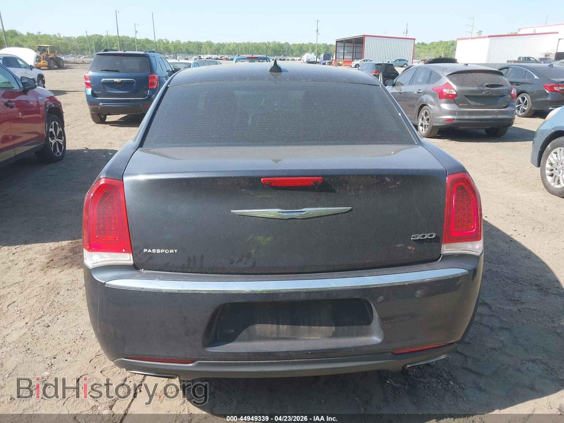 2015 CHRYSLER 300 - VIN: 2C3CCAAG9FH930168 - Фото 16