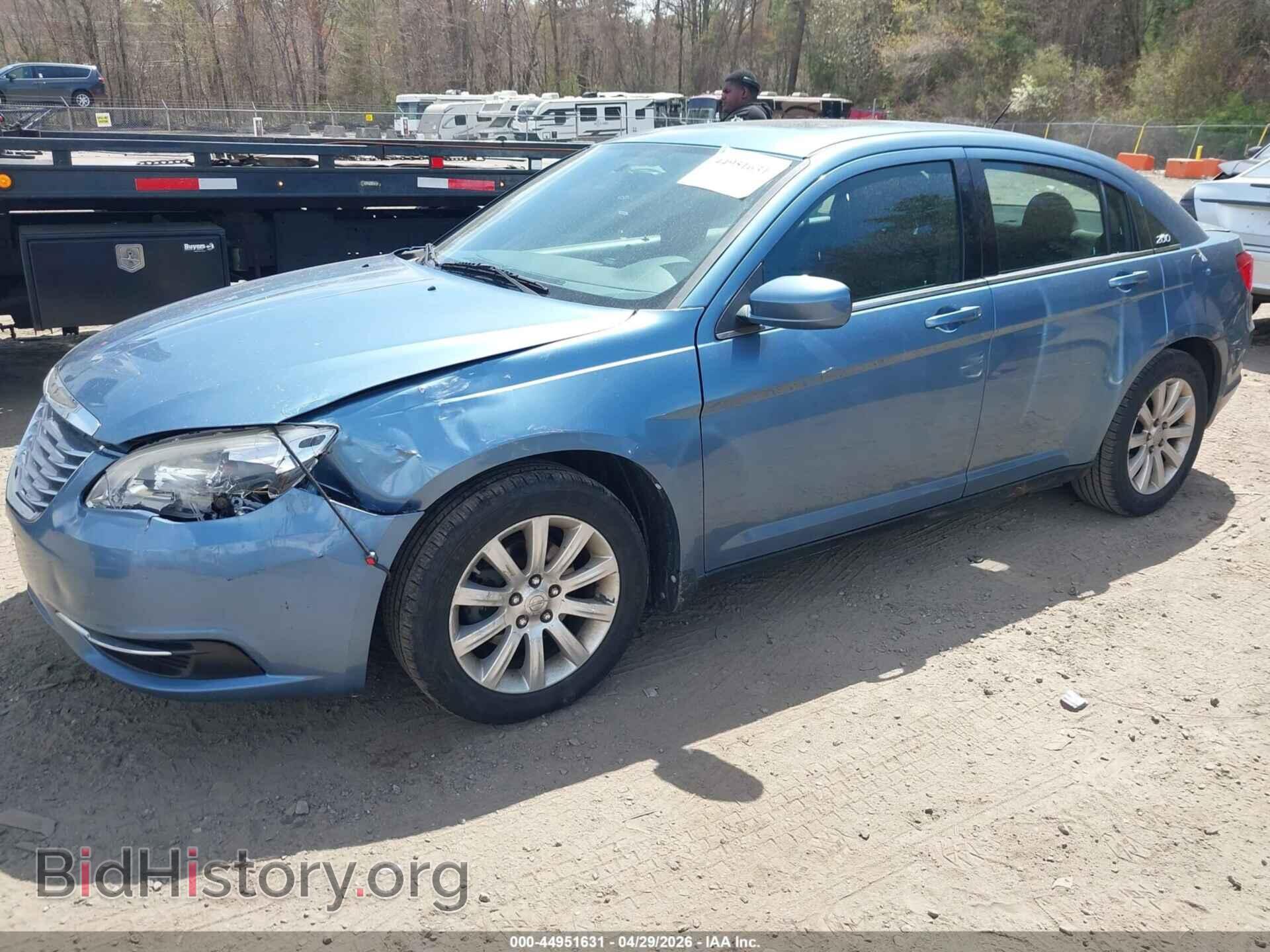 2011 CHRYSLER 200 - VIN: 1C3BC1FBXBN593083 - Фото 2
